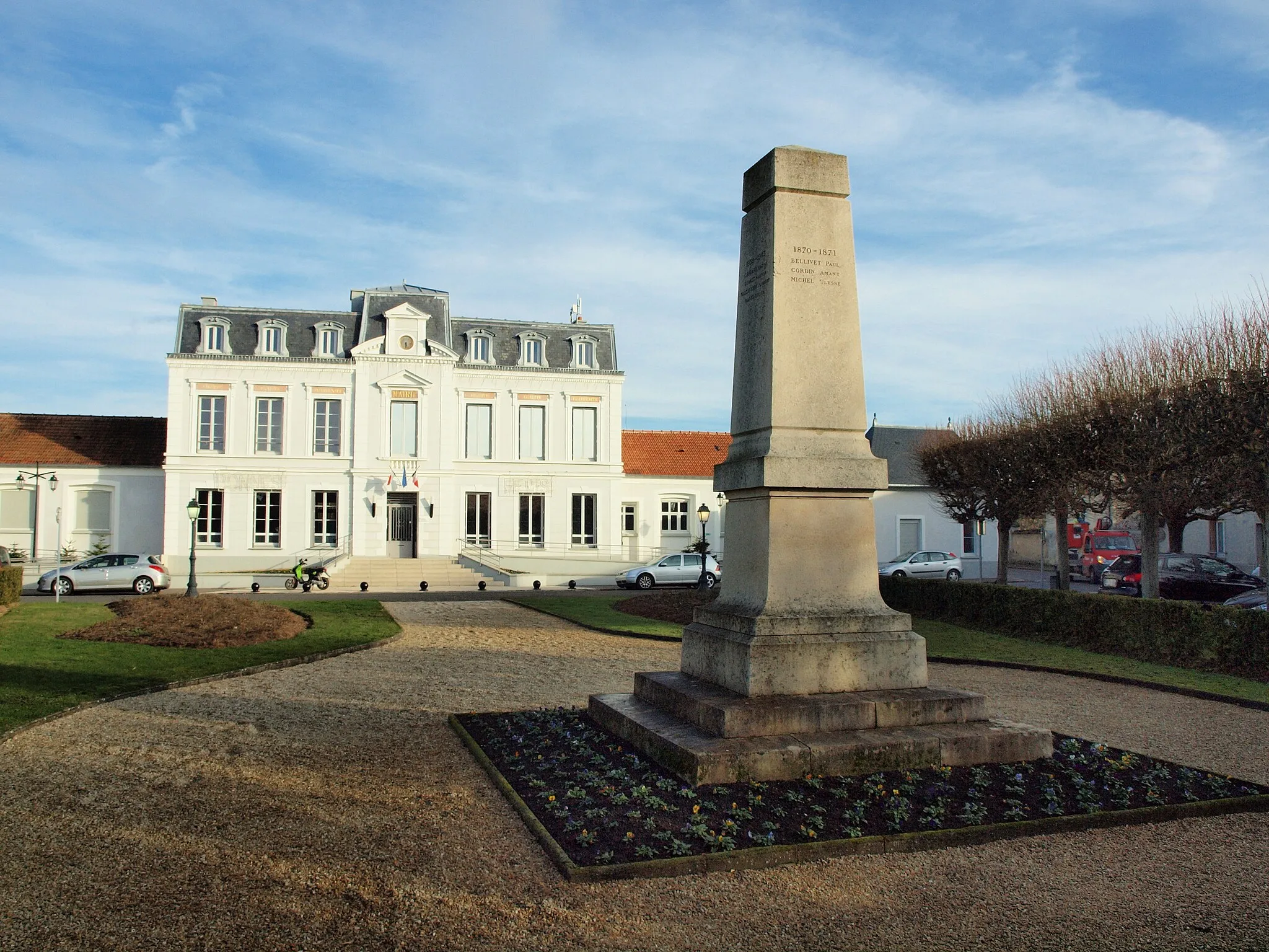 Photo showing: Mairie de Grisy-Suisnes (Seine-et-Marne, France)