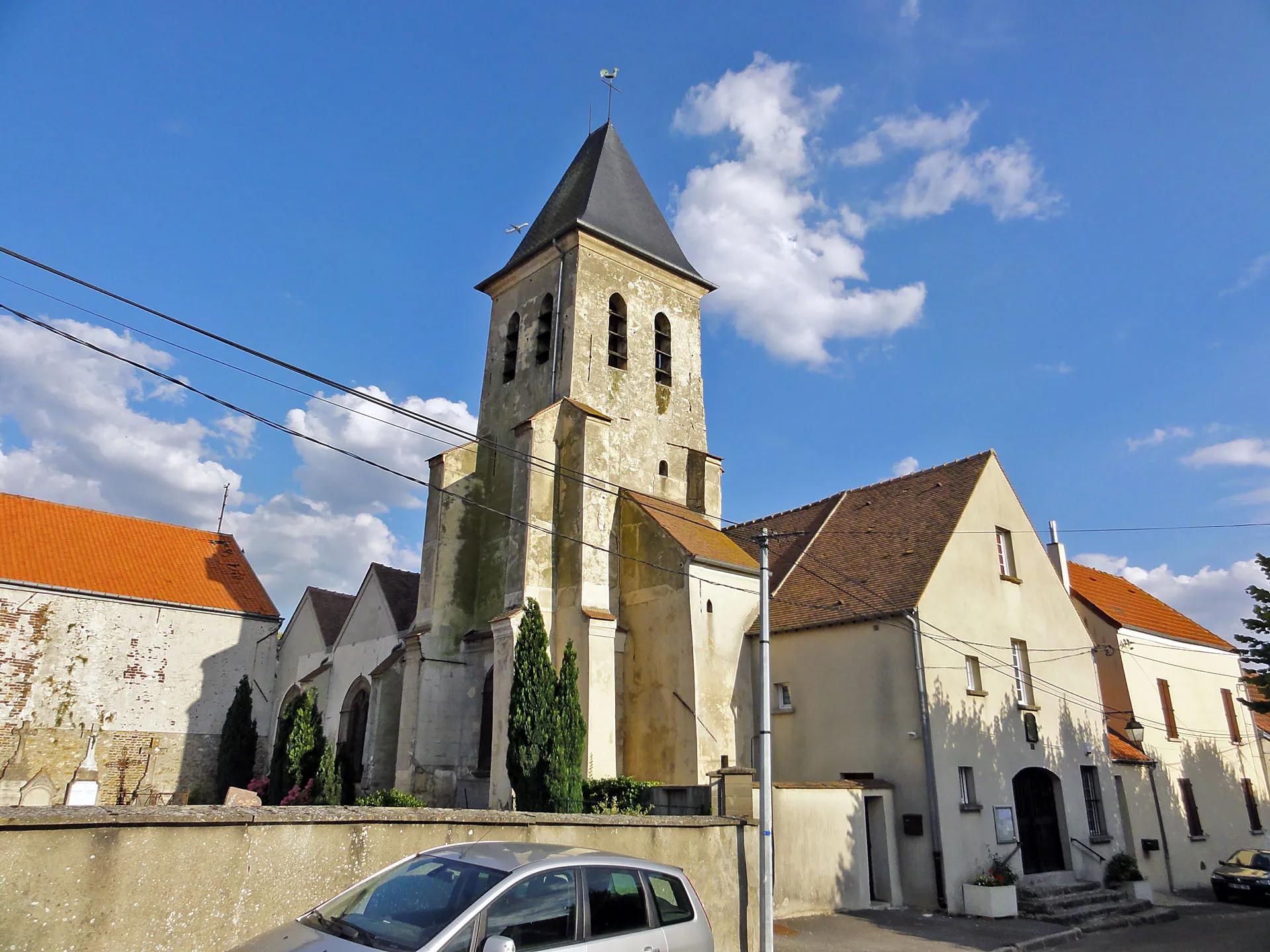 Photo showing: L'église Saint-Jean-Baptiste de Bouqueval, Val-d'Oise, France.