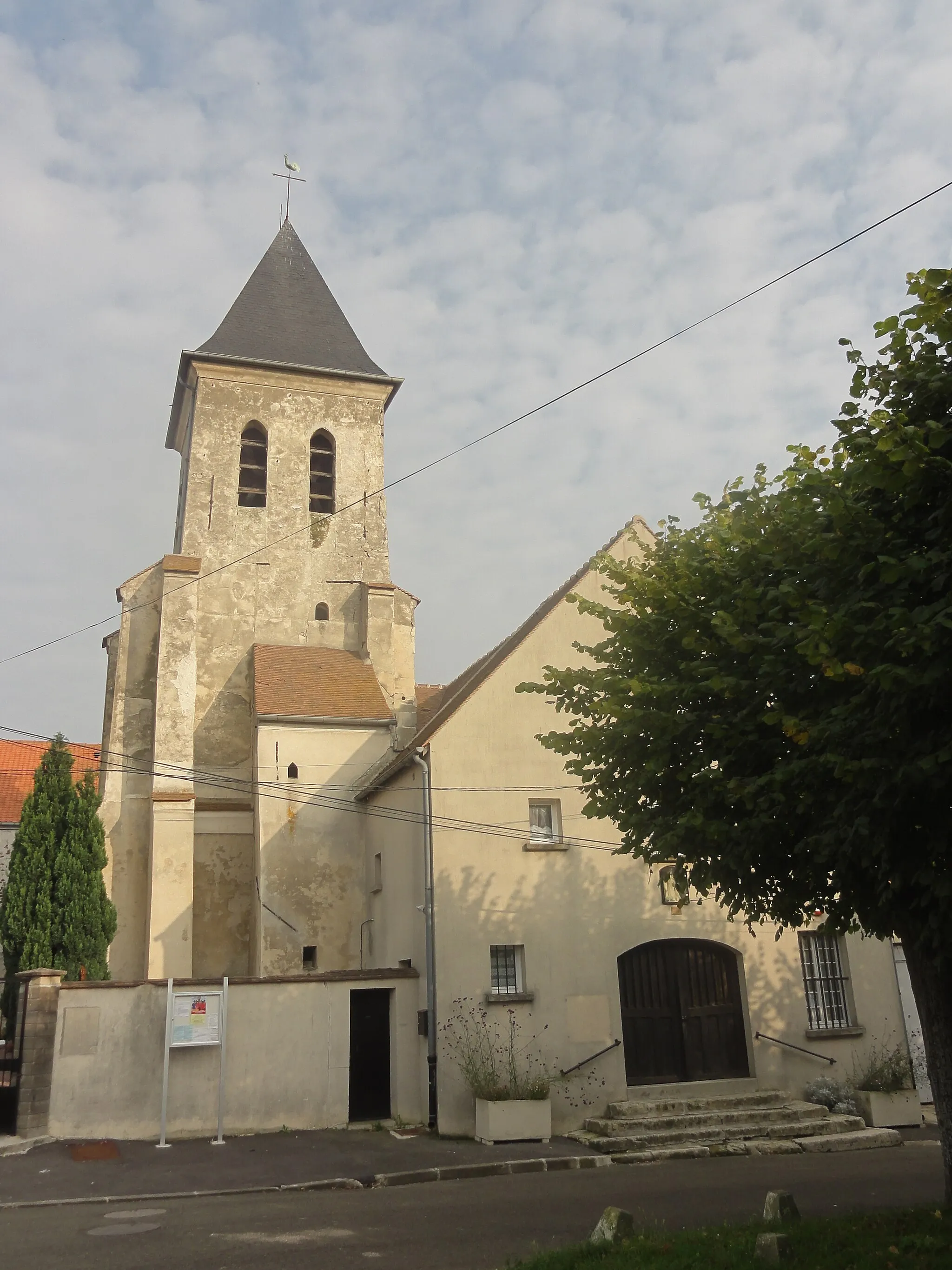 Photo showing: Eglise Saint-Jean-Baptiste, façade occidentale.