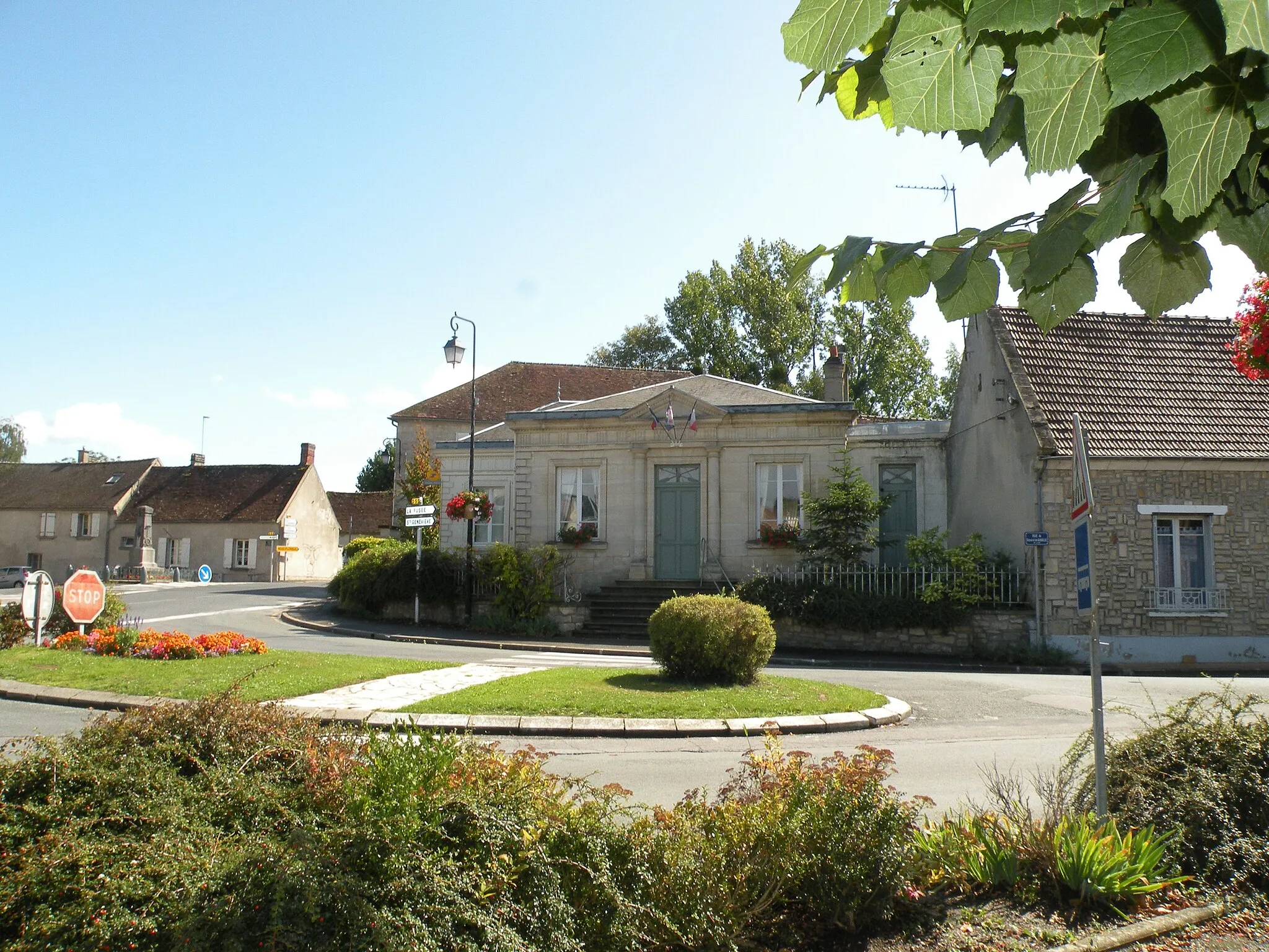 Photo showing: mairie de Cauvigny