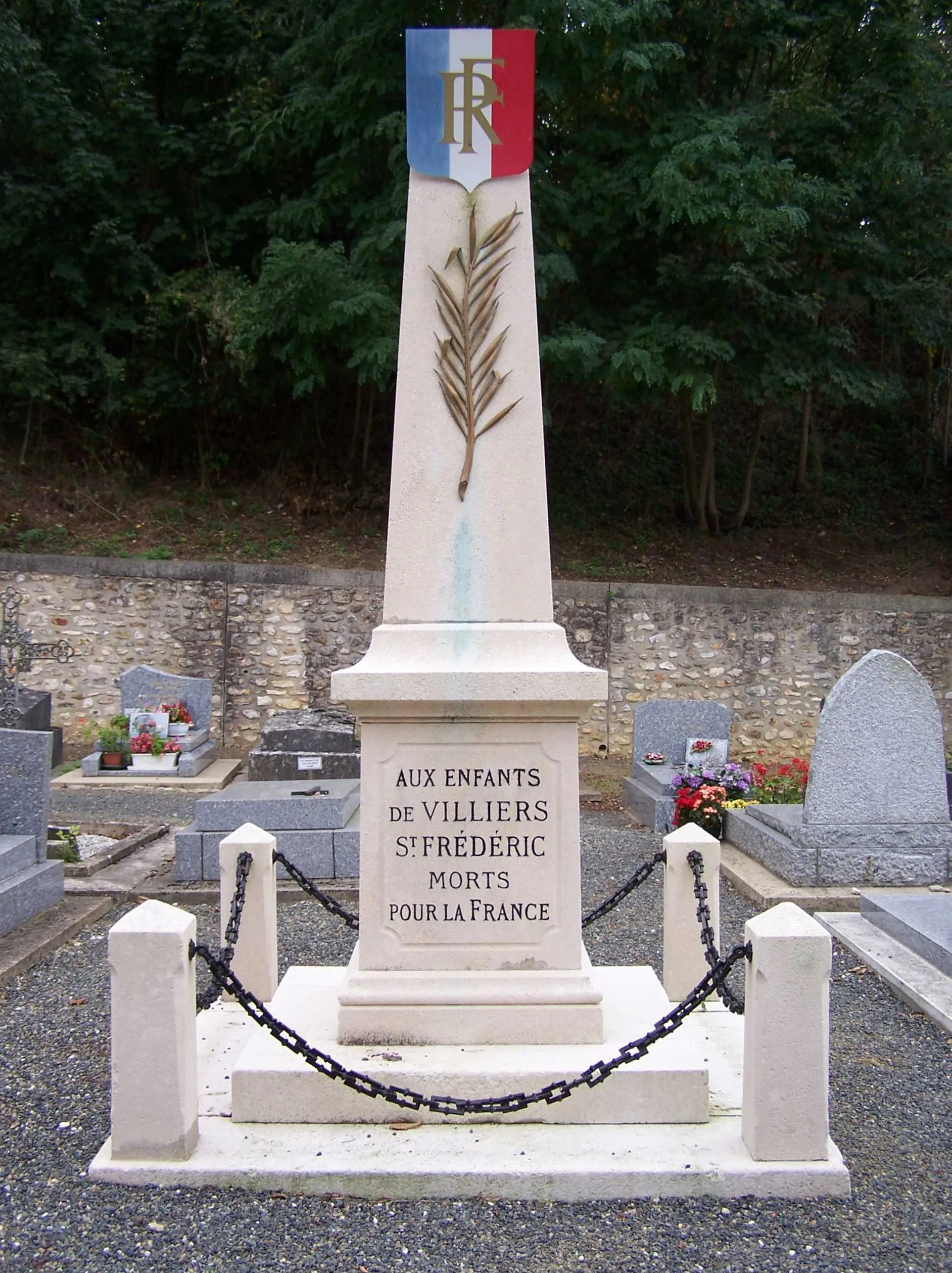 Photo showing: Monument aux morts de Villiers-Saint-Frédéric (Yvelines, France)