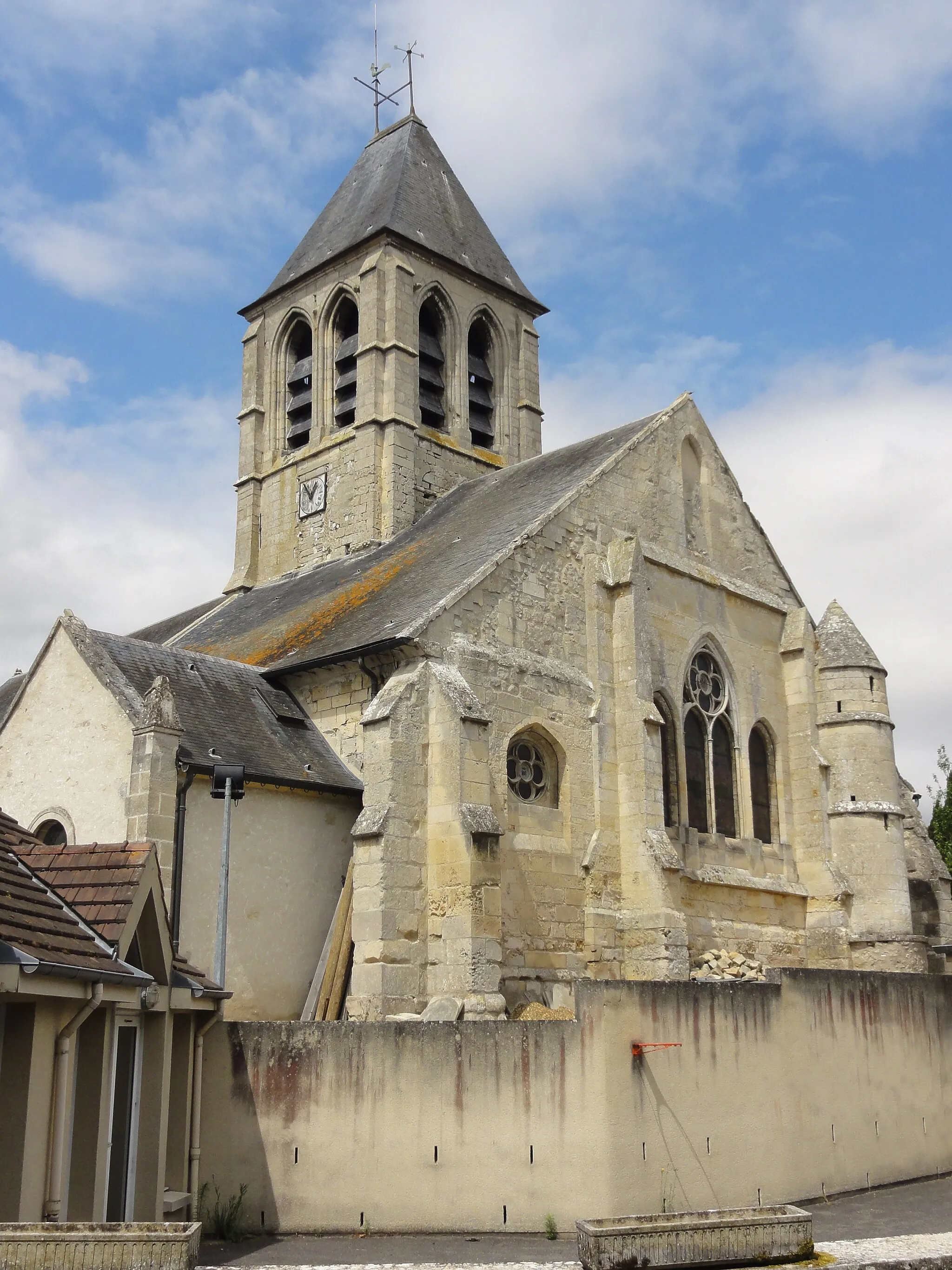 Photo showing: Chevet de l'église.