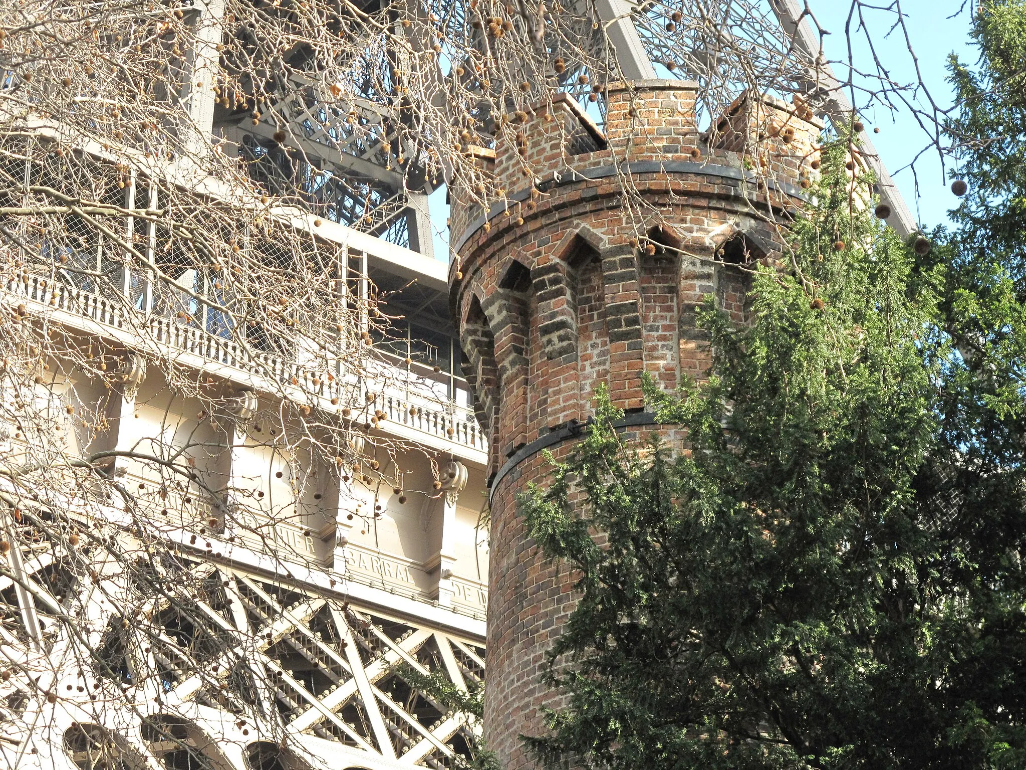 Photo showing: Top of the industrial chimney near Eiffel Tower.
