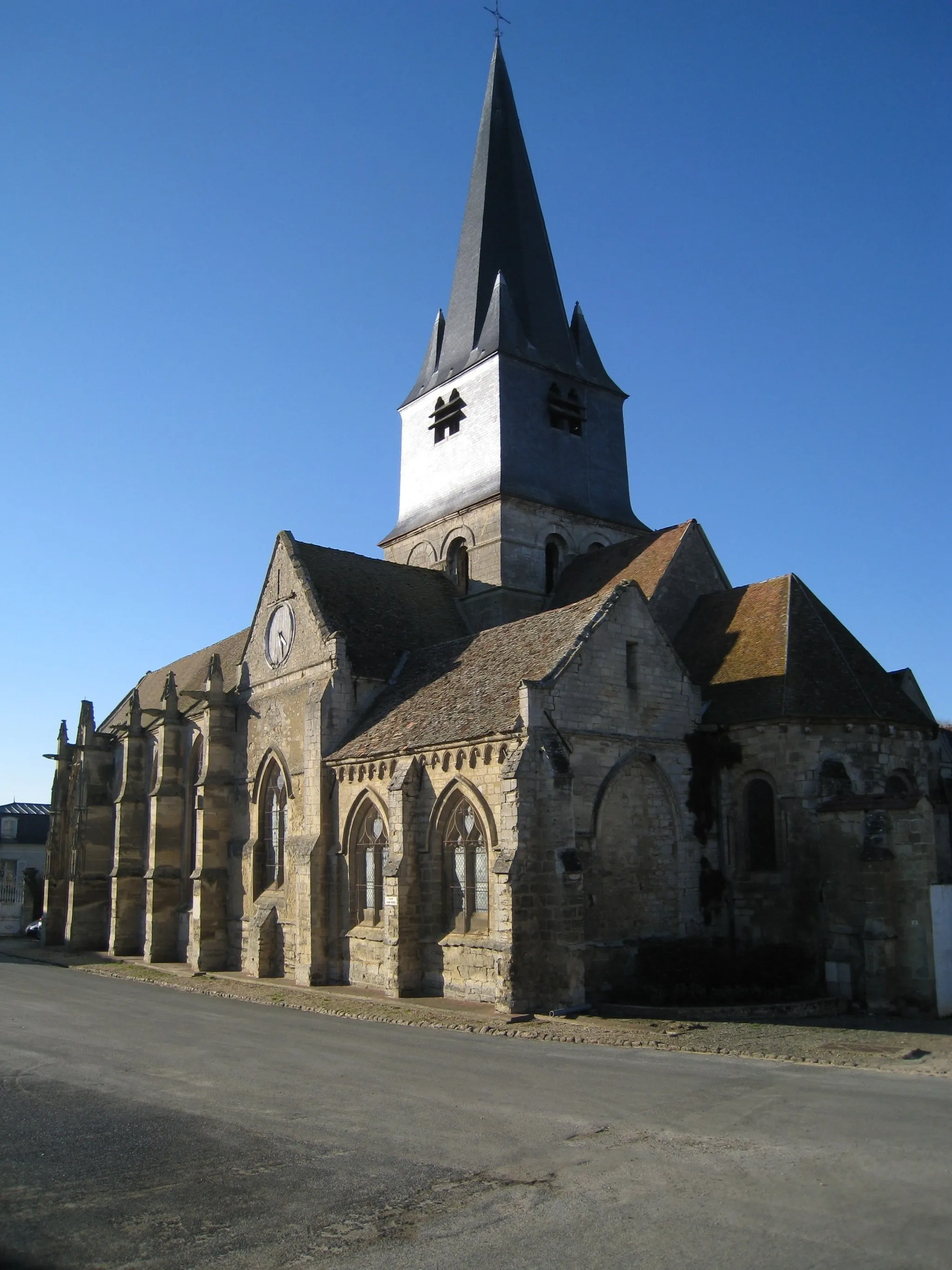 Photo showing: Église de Parnes, Oise, France