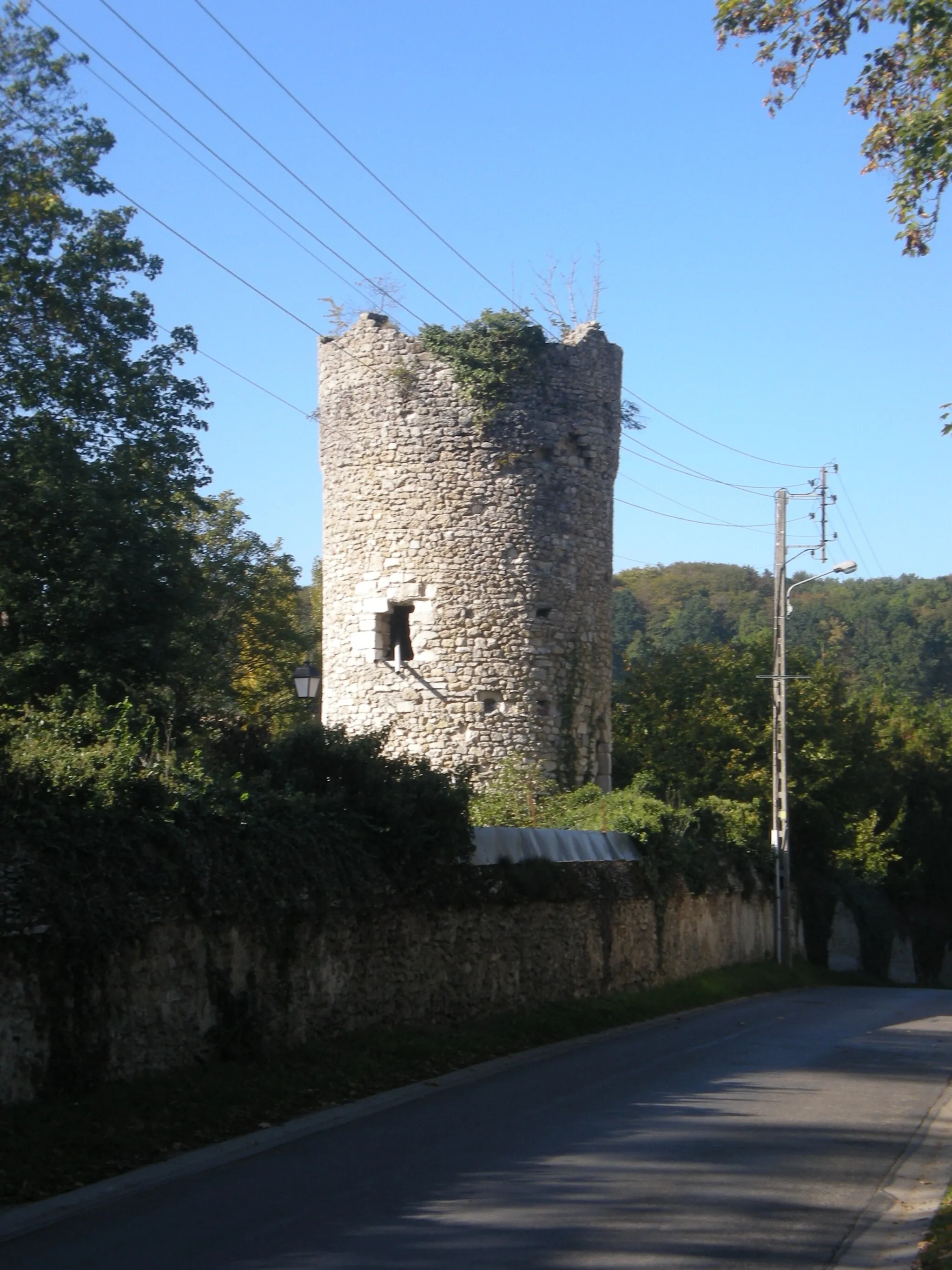 Photo showing: une tour à fillerval, Thury-sous-Clermont