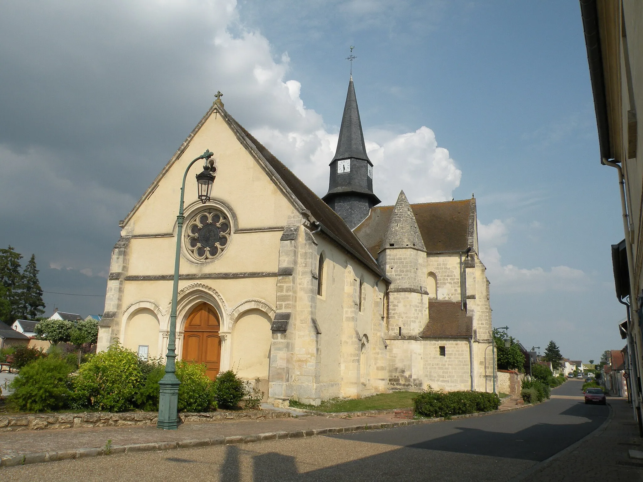 Photo showing: église de Villeneuve-les-Sablons