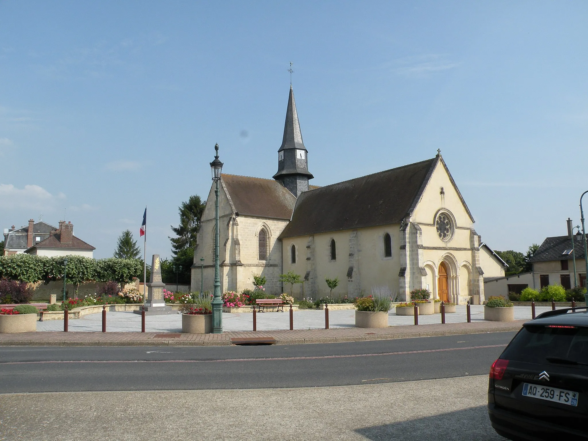 Photo showing: église de Villeneuve-les-Sablons