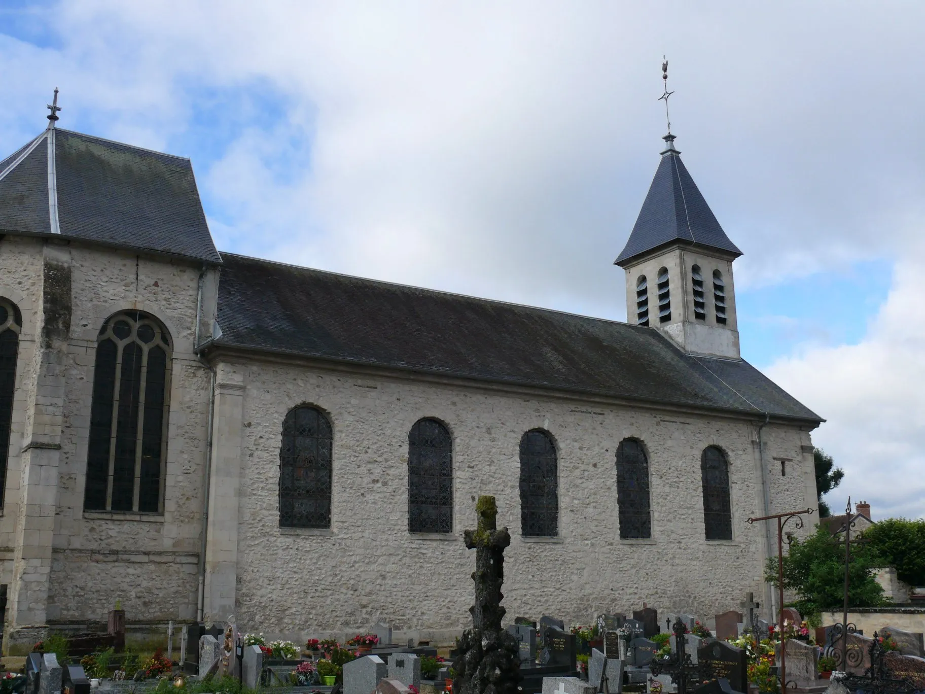 Photo showing: Saint-Peter-and-Saint-Paul's church of Lagny-le-Sec (Oise, Picardie, France).