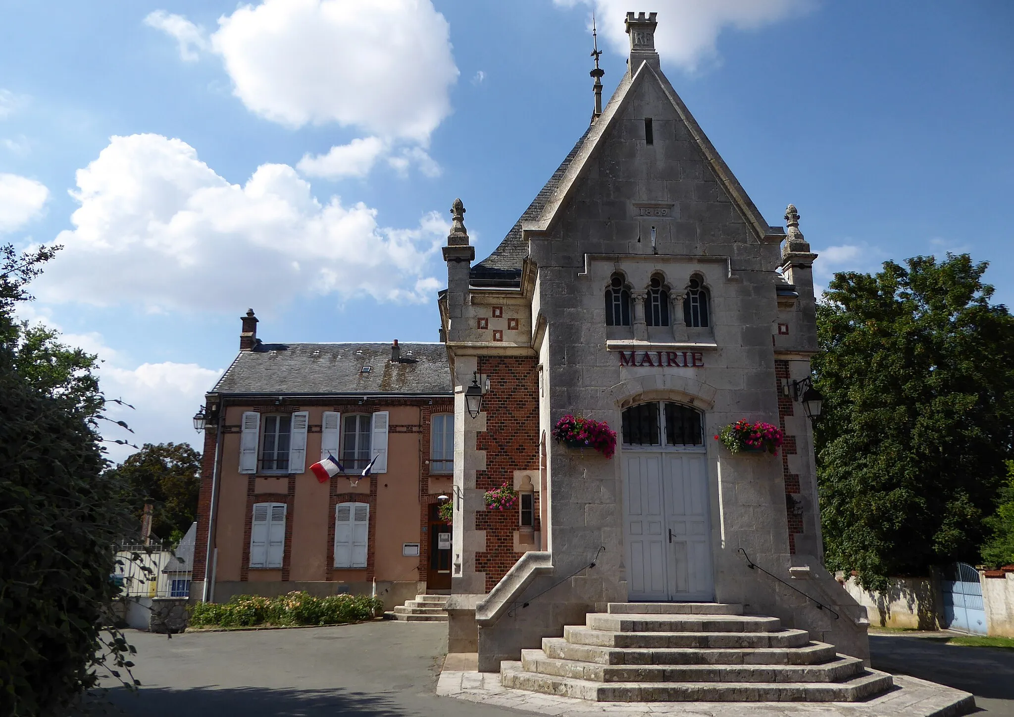 Photo showing: Mairie de Béville-le-Comte, Eure-et-Loir (France).