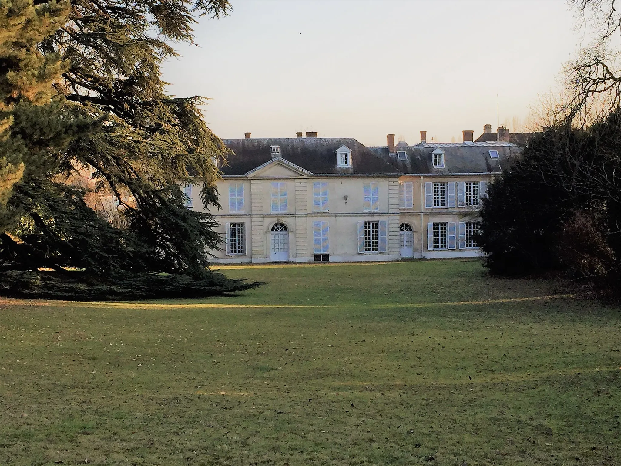 Photo showing: Le Château vu depuis l'Arboretum