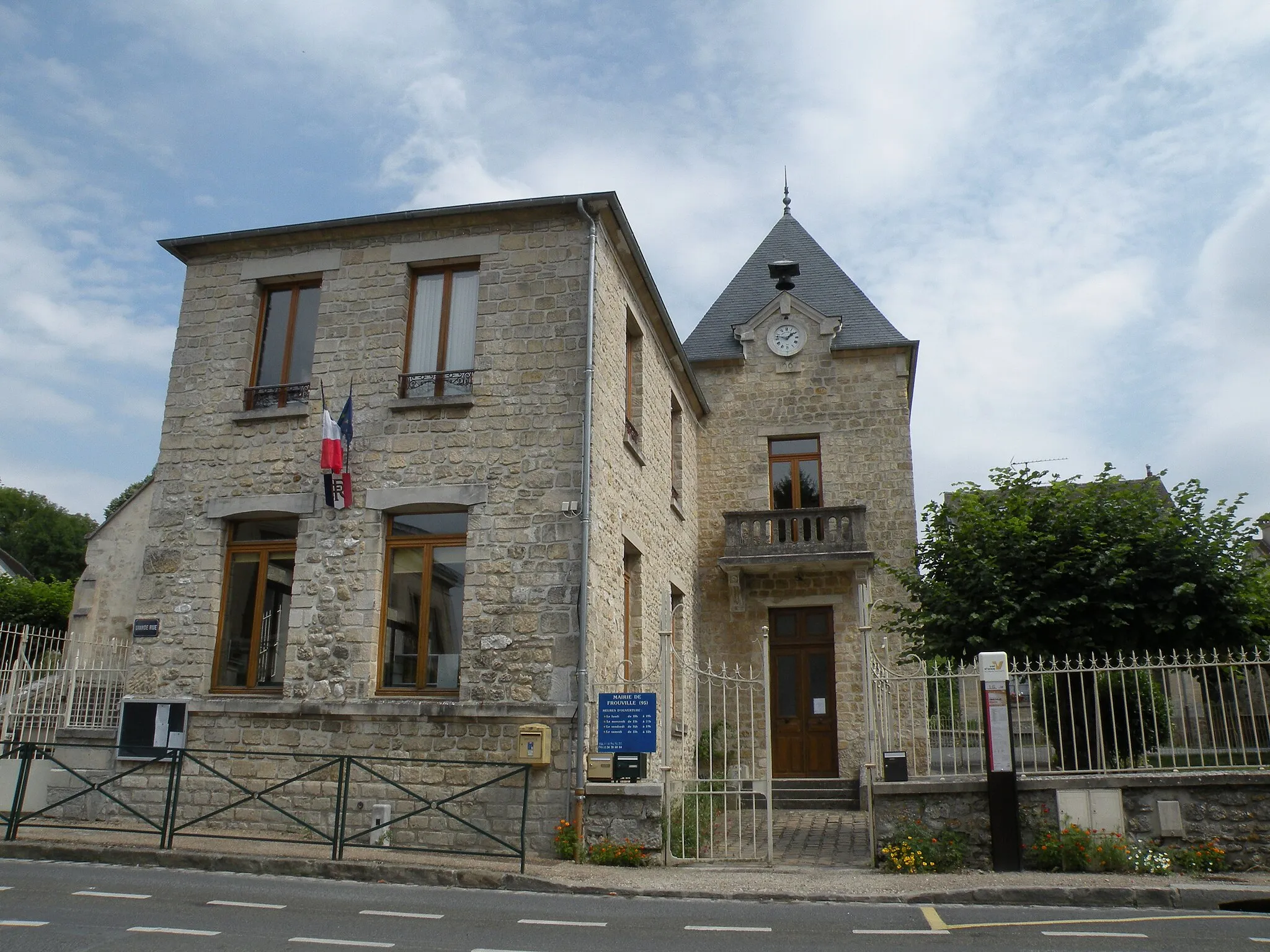 Photo showing: mairie de Frouville, val d'oise france