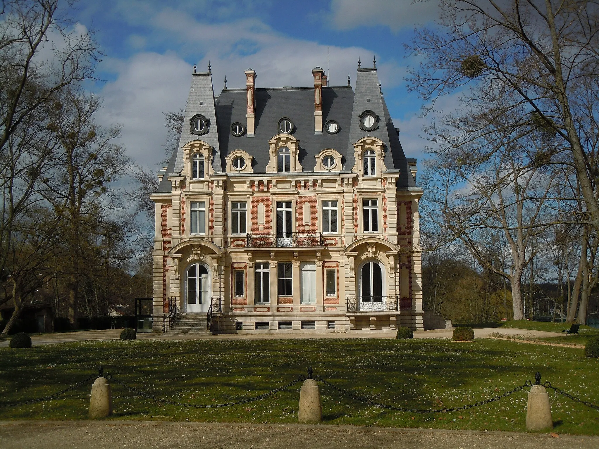 Photo showing: Château Conti