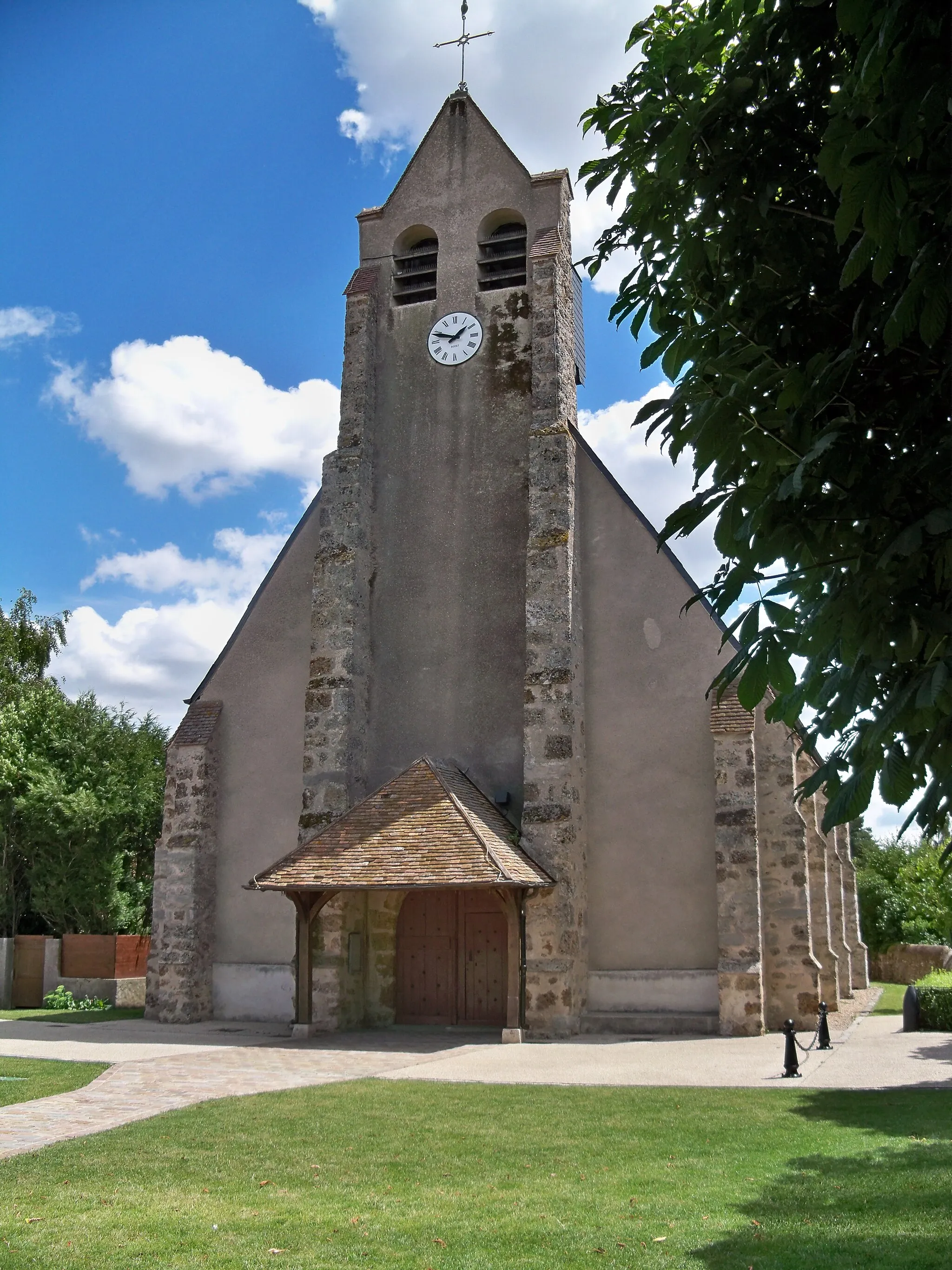 Photo showing: Facade de l'église de Pecqueuse, Essonne, France