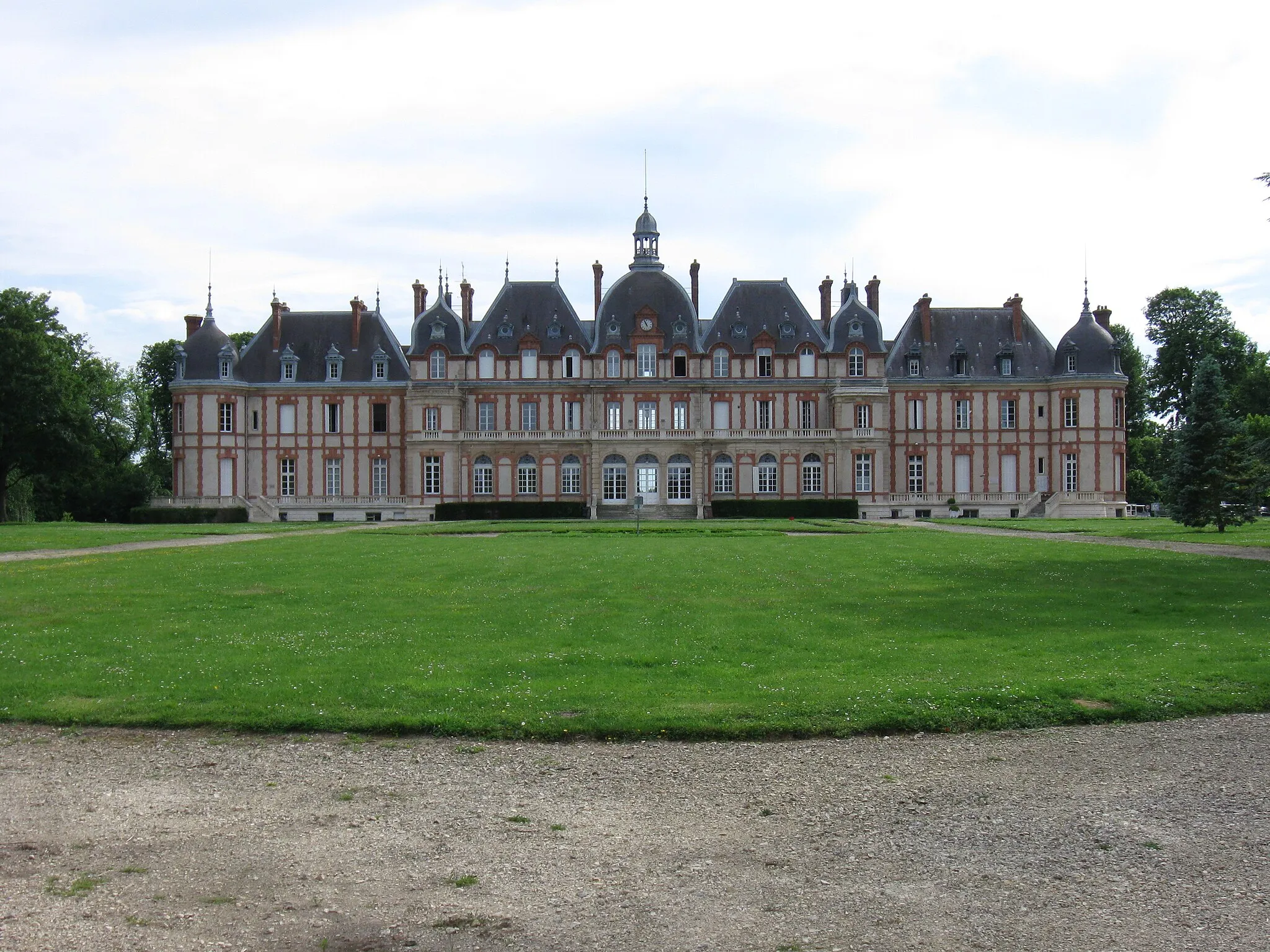 Photo showing: Château de Pinceloup.  (commune de Sonchamp, département des Yvelines, région Île-de-France).