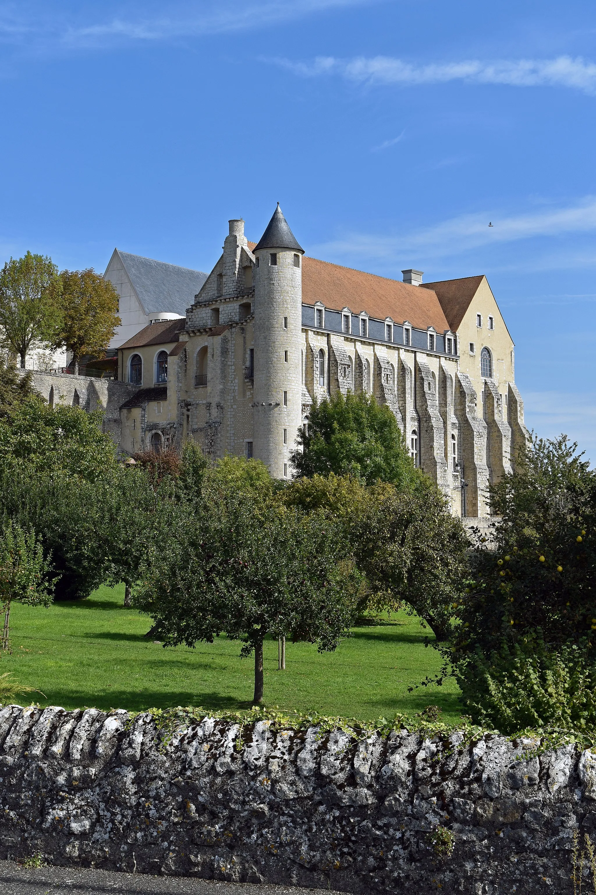 Photo showing: Abbaye Saint-Séverin de Château-Landon, Seine et Marne, France