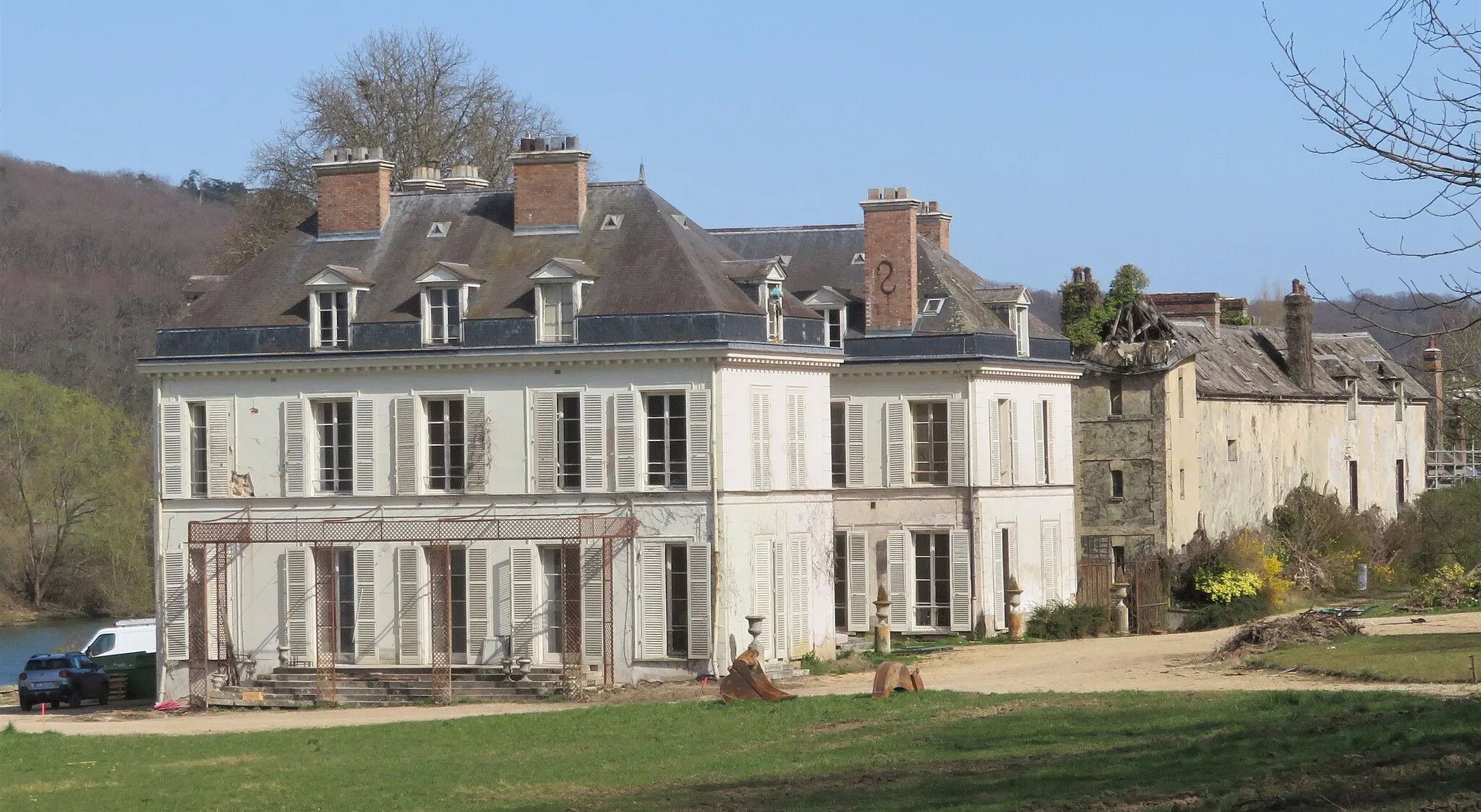 Photo showing: Château de la Rivière vu du parc