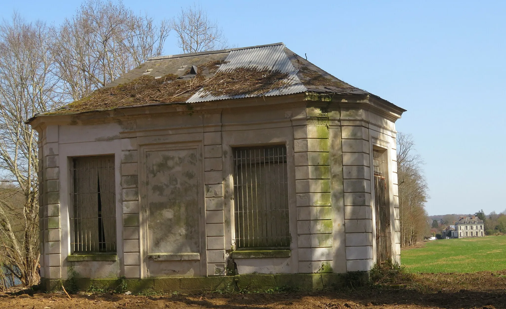 Photo showing: Pavillon du parc de château de la Rivière