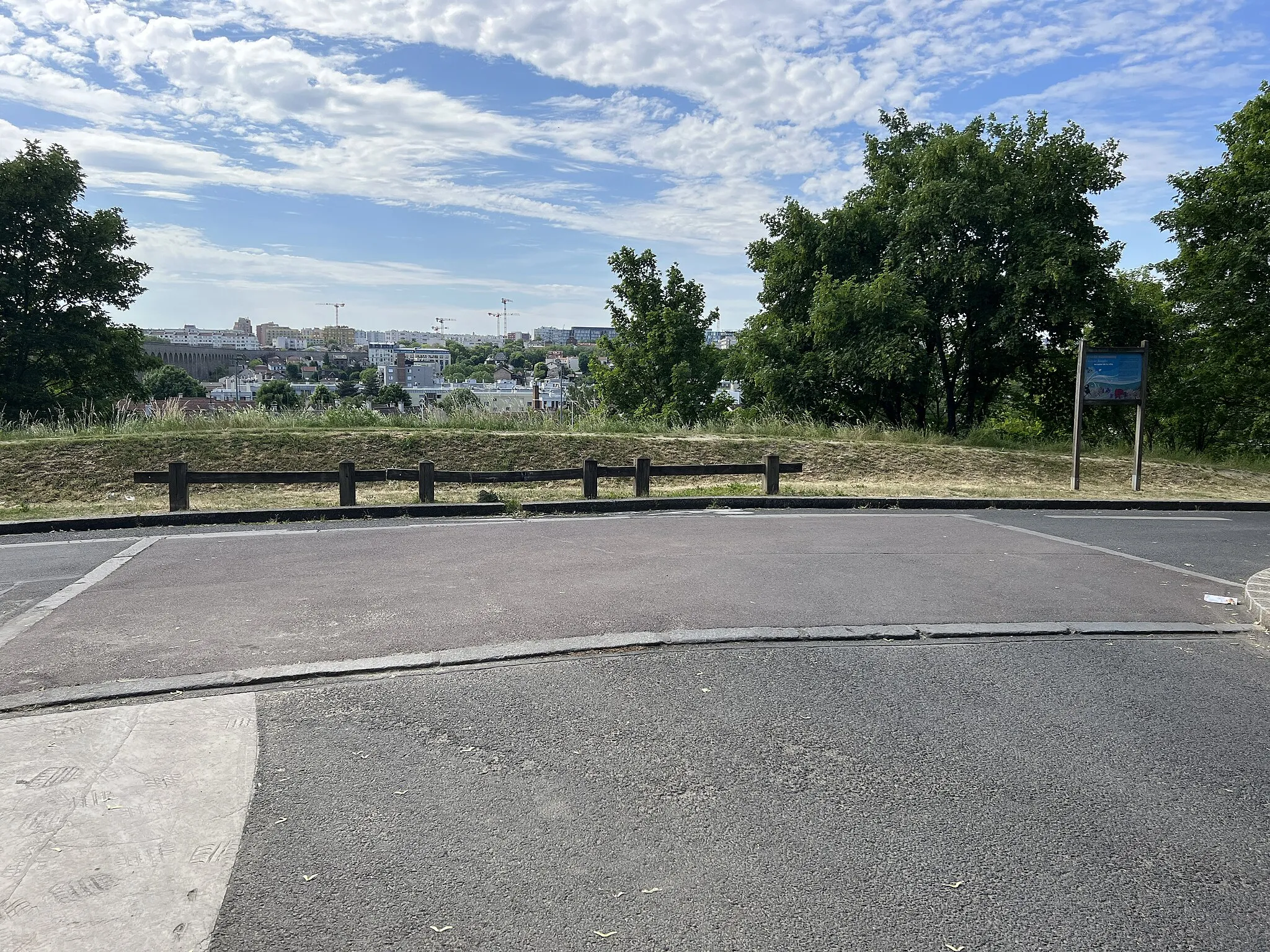 Photo showing: Place Jean Macé, Arcueil.