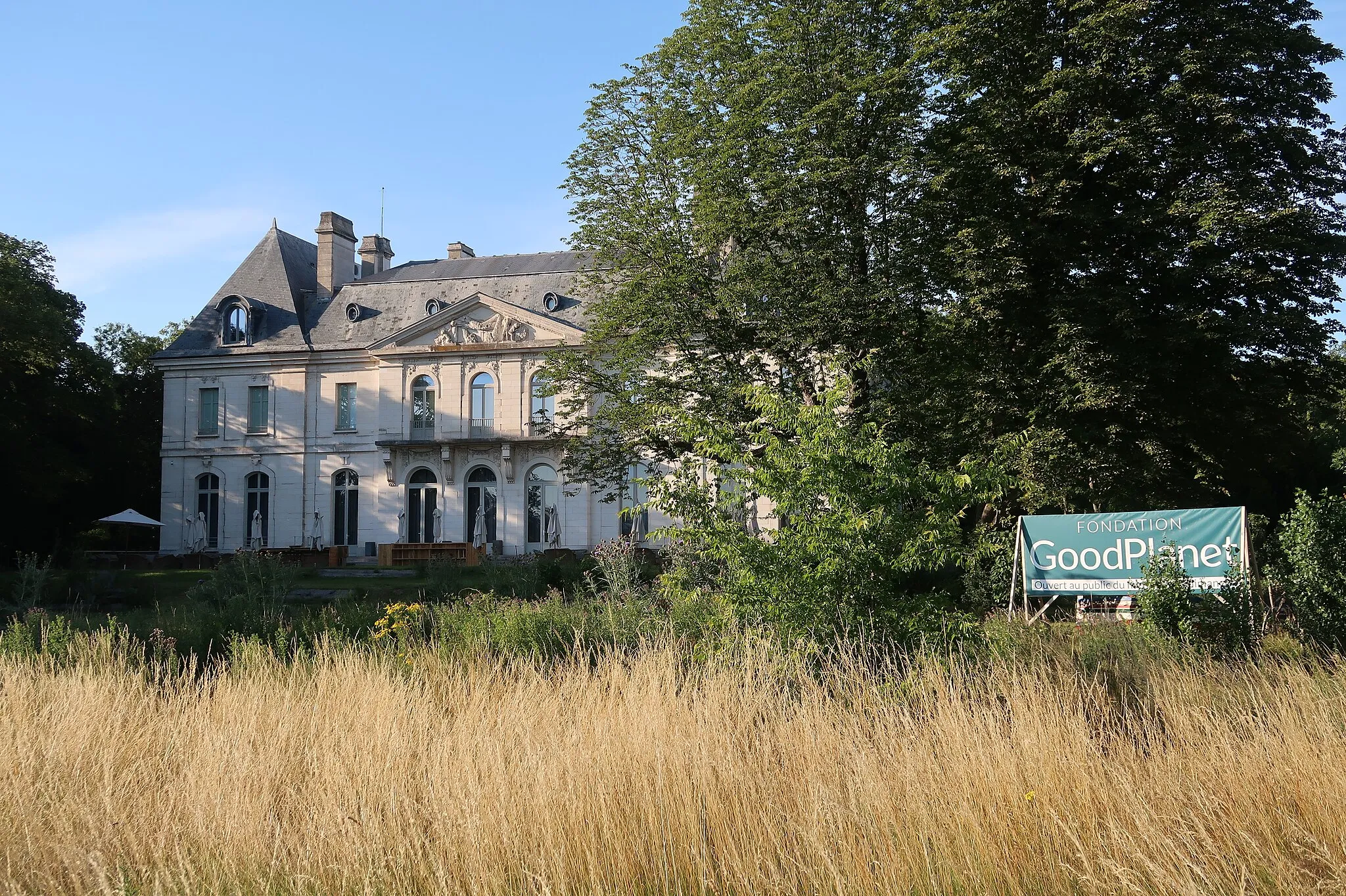 Photo showing: Château de Longchamp, bâtiment de la fondation GoodPlanet (bois de Boulogne, Paris, 16e).