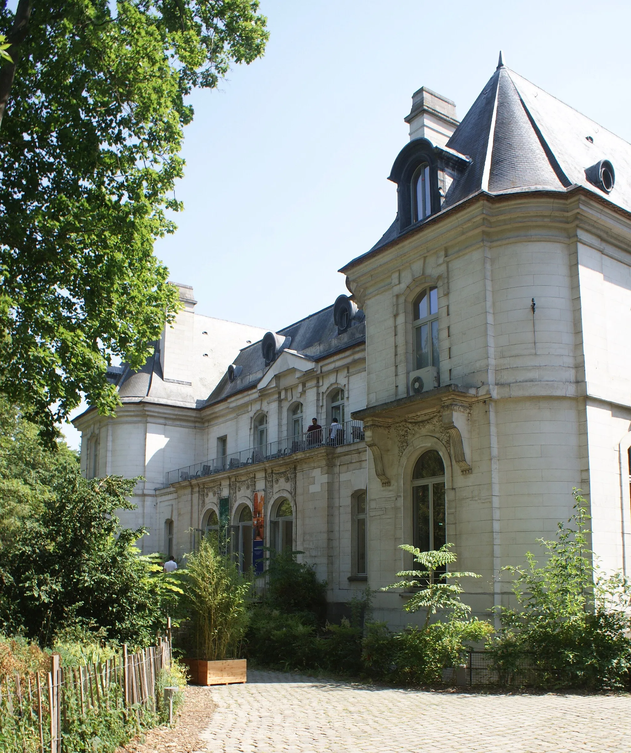 Photo showing: Le Château de Longchamp en 2019.