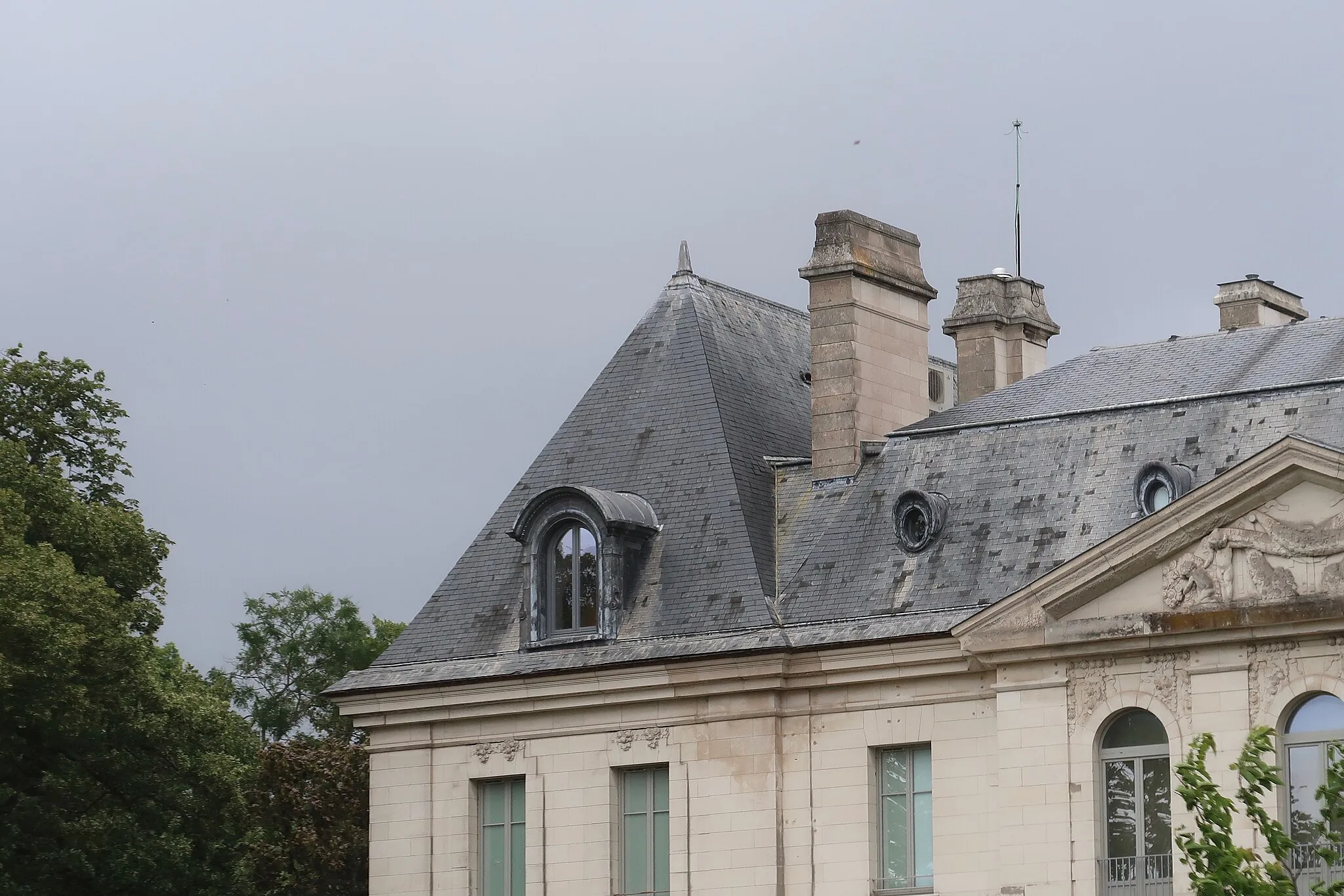 Photo showing: Détail du château de Longchamp, bâtiment de la fondation GoodPlanet (bois de Boulogne, Paris, 16e).