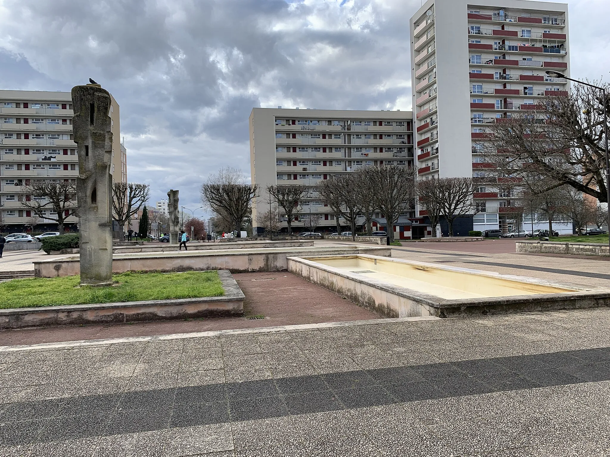 Photo showing: Place de l'Abbaye, Créteil.