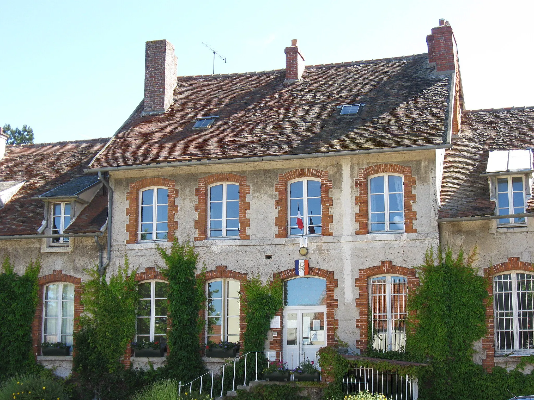 Photo showing: Mairie de Chauconin-Neufmontiers (Seine-et-Marne, région Île-de-France).