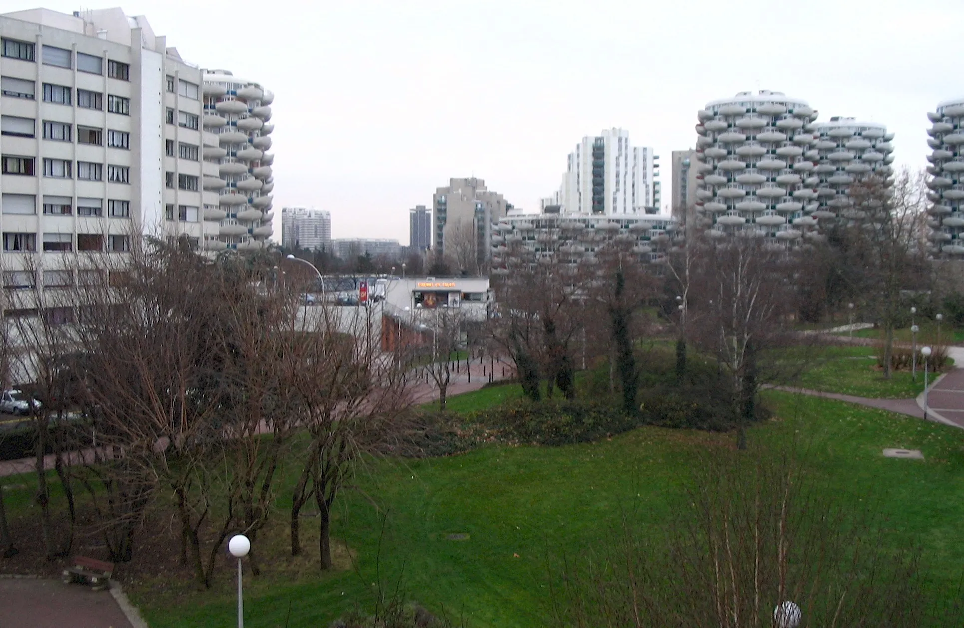 Photo showing: Créteil during winter