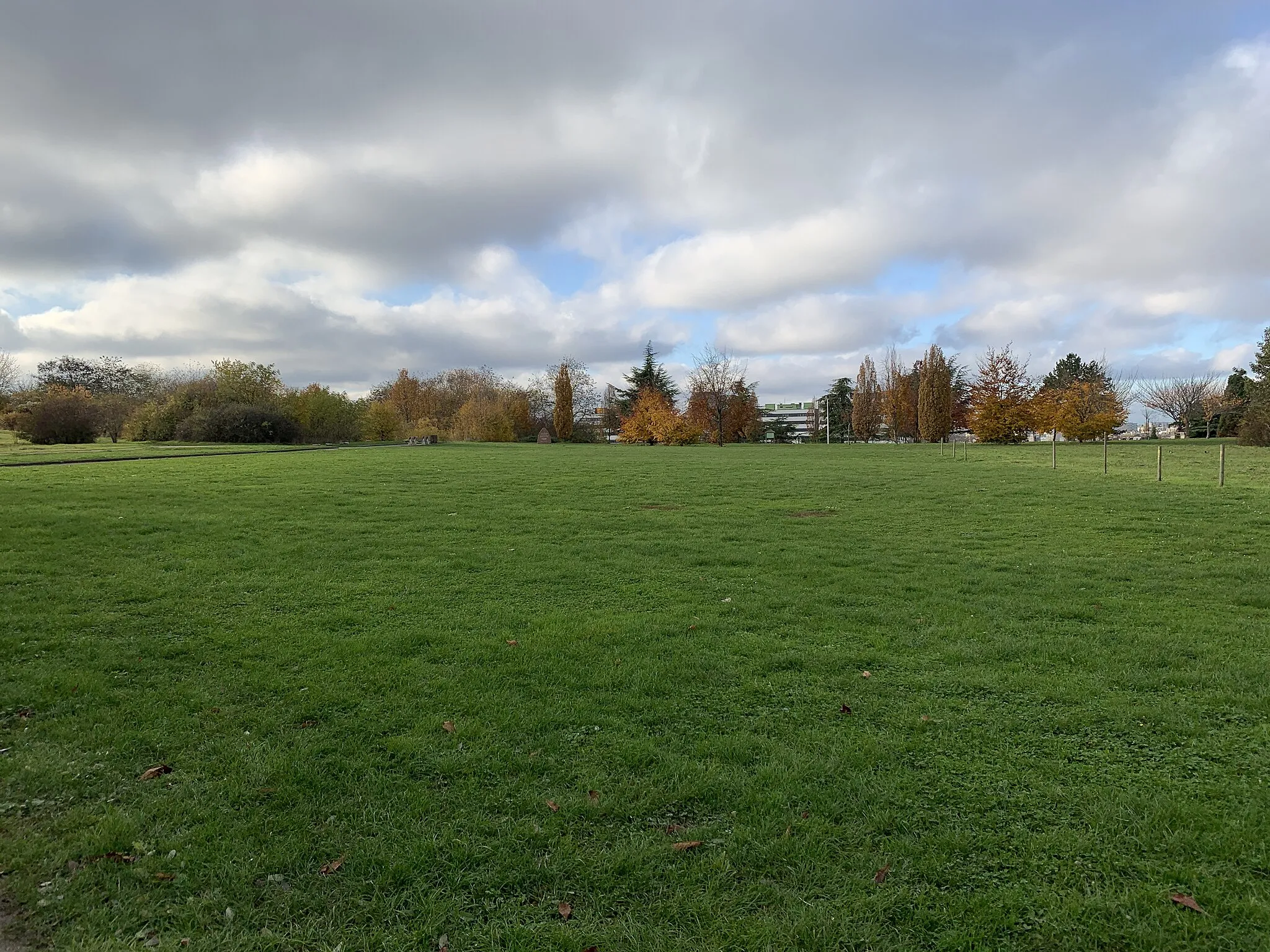 Photo showing: Parc des Beaumonts, Montreuil, Seine-Saint-Denis.