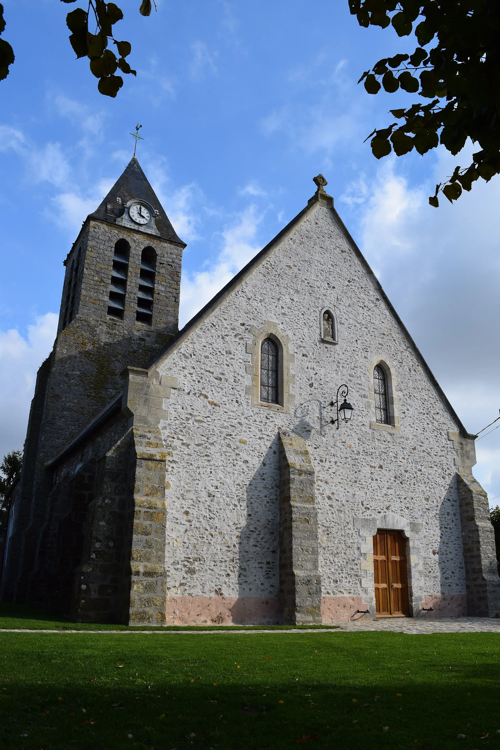 Photo showing: Église Saint-Martin de Quiers