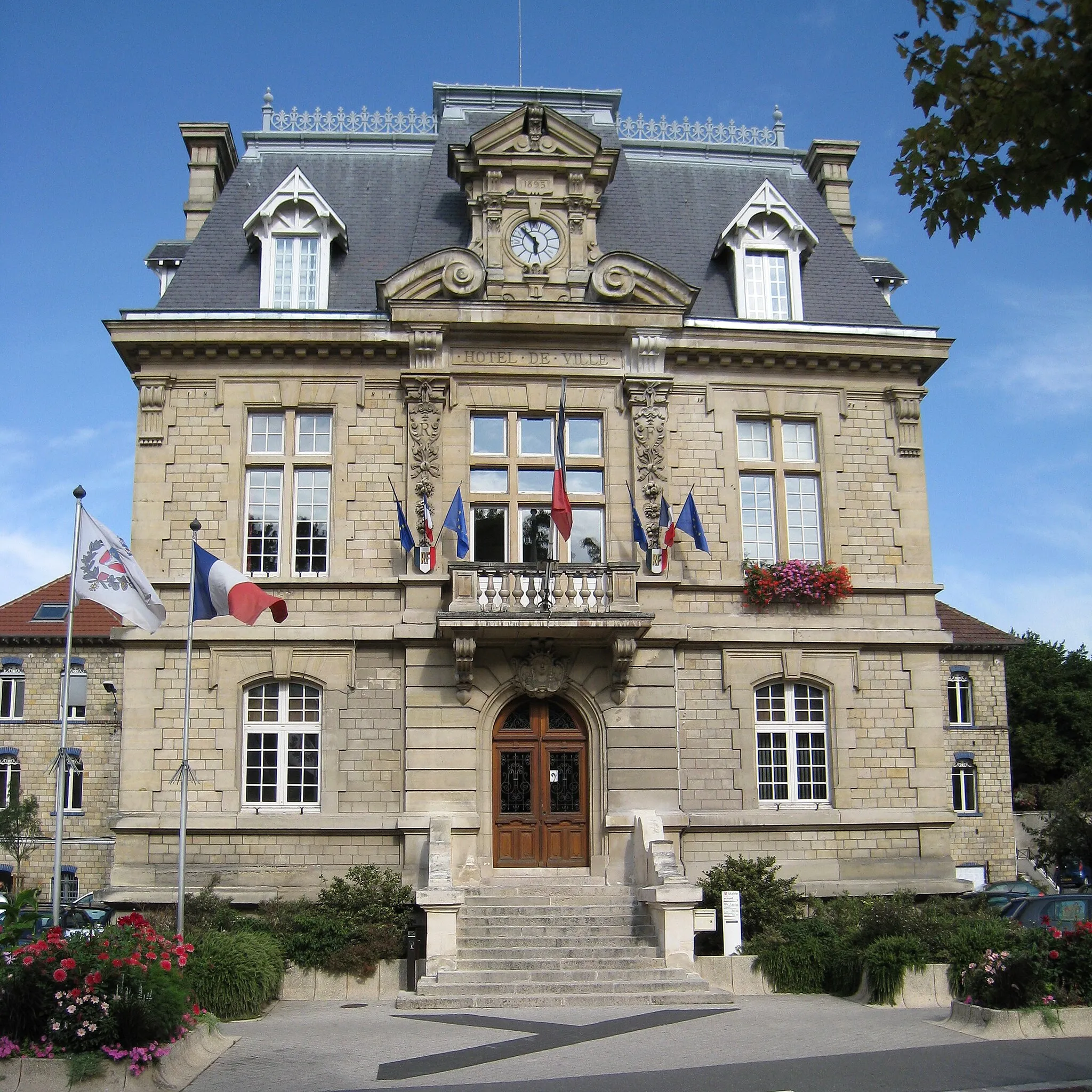 Photo showing: Mairie de Conflans Sainte-Honorine, Yvelines, France