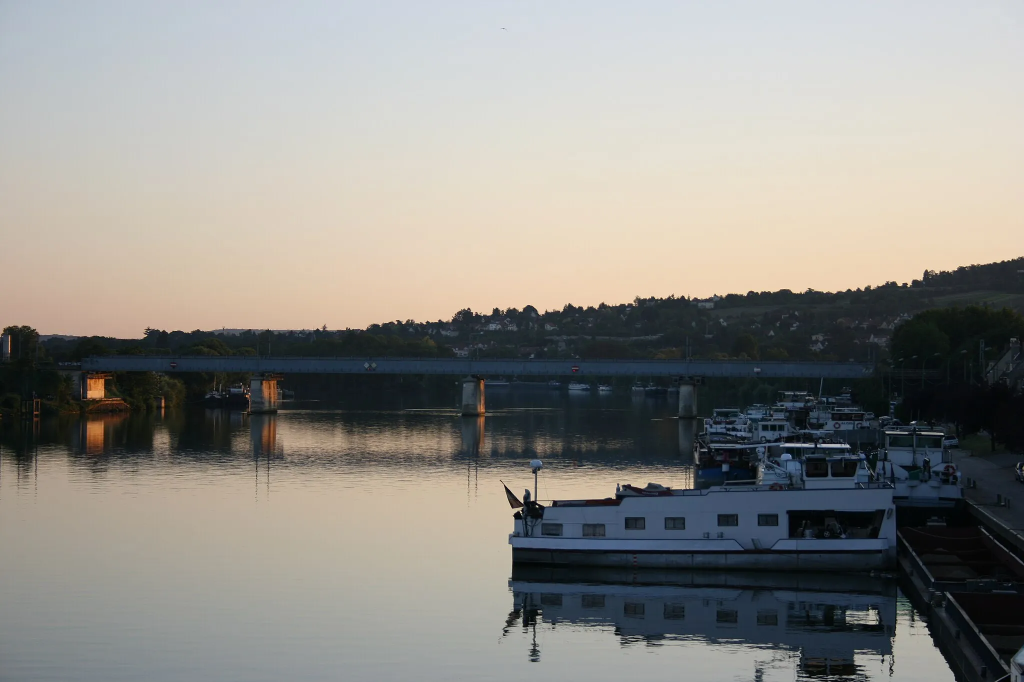 Photo showing: Le pont du RER A sur la Seine à Conflans sainte Honorine