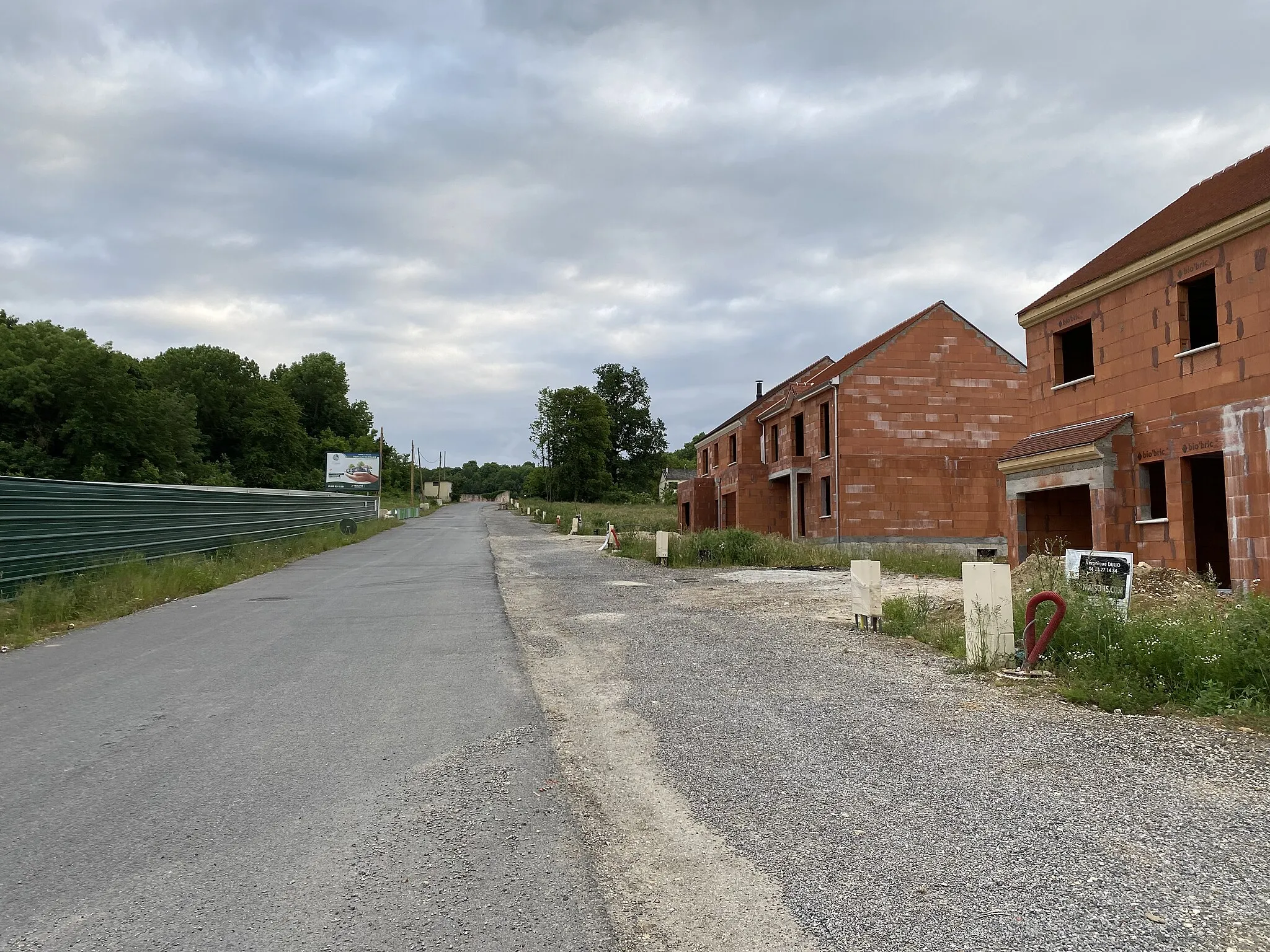 Photo showing: Avancement des travaux d'aménagement de la ZAC de Coupvray, via la ruelle foiraude.