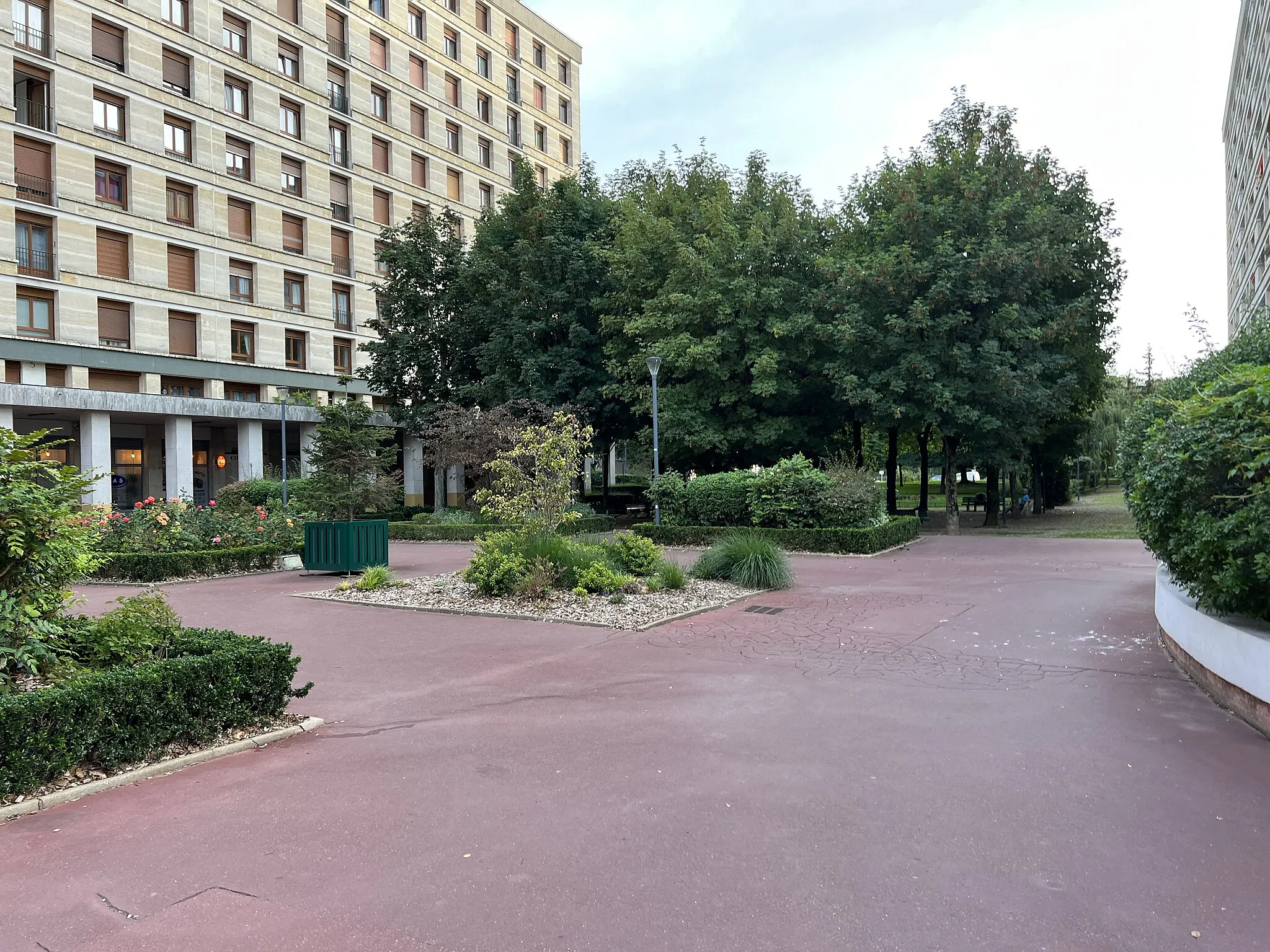 Photo showing: Place d'Orion, Meudon.