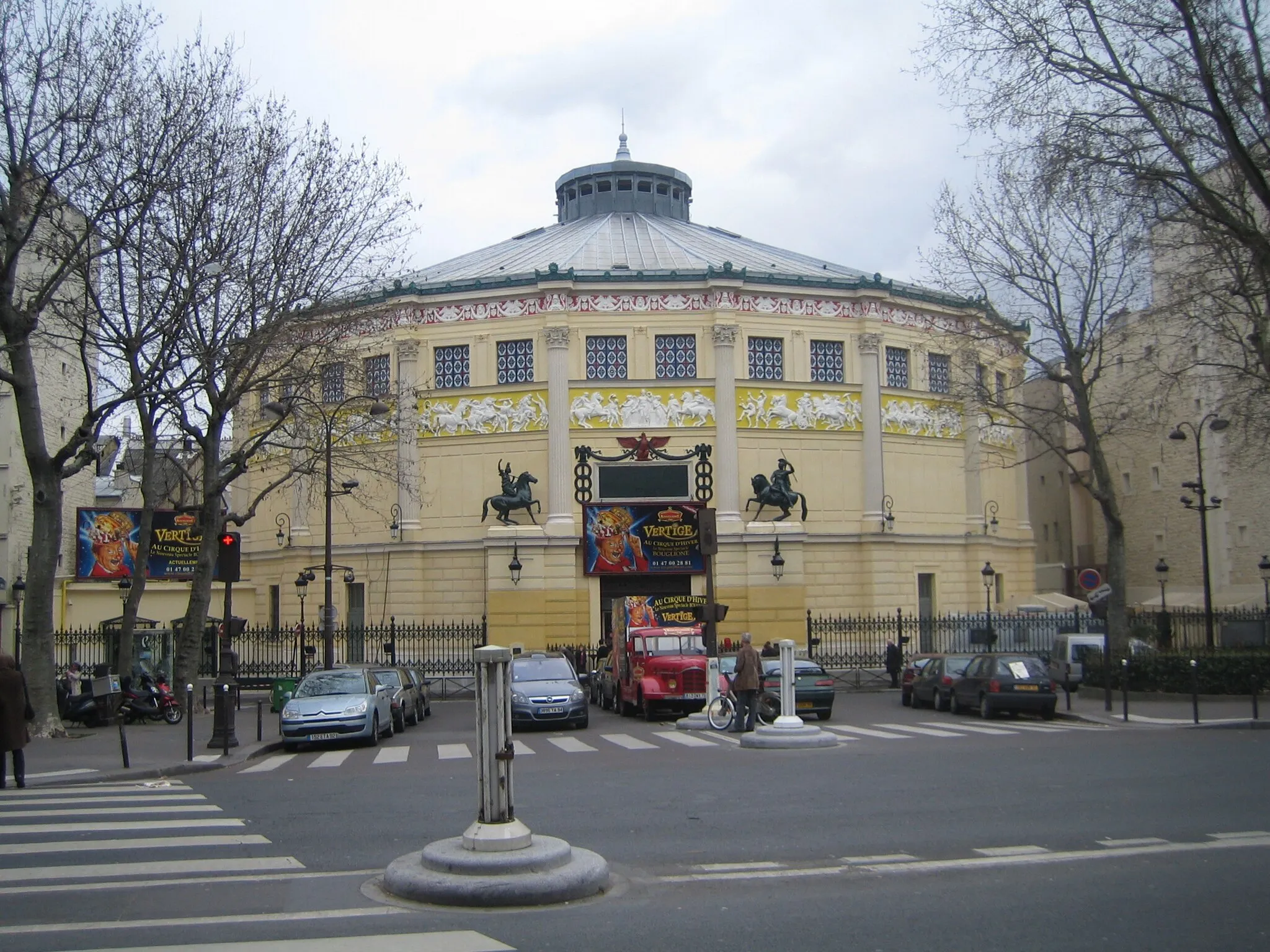Photo showing: Le cirque d'hiver, rue Amelot, à Paris.