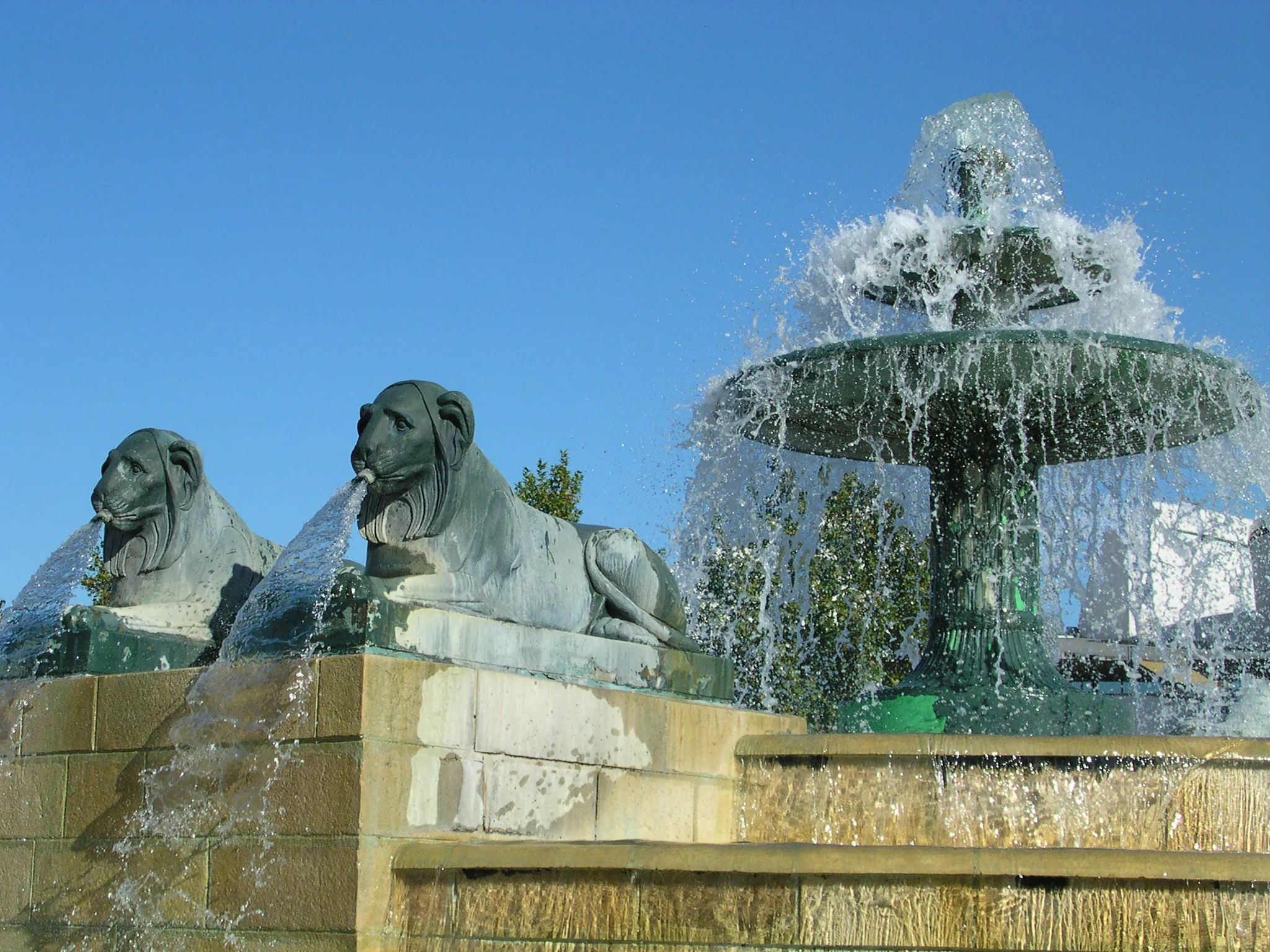 Photo showing: Château d'eau fountain in Paris, XIXe arrondissement (France). Design by Girard engineer at the Parsi water dept during the 1st empire.