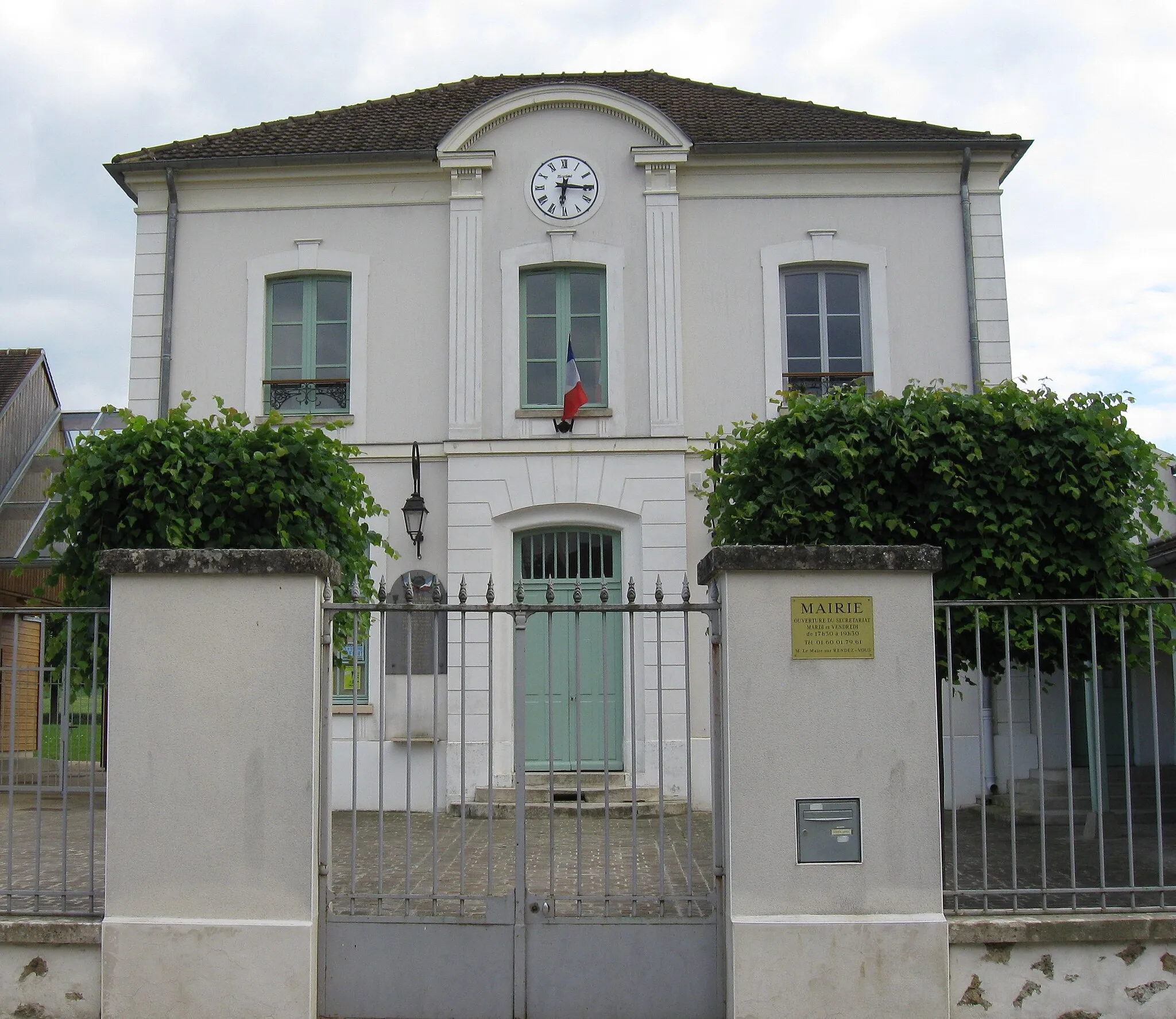 Photo showing: Mairie de Tancrou. (département de la Seine et Marne, région Île-de-France).