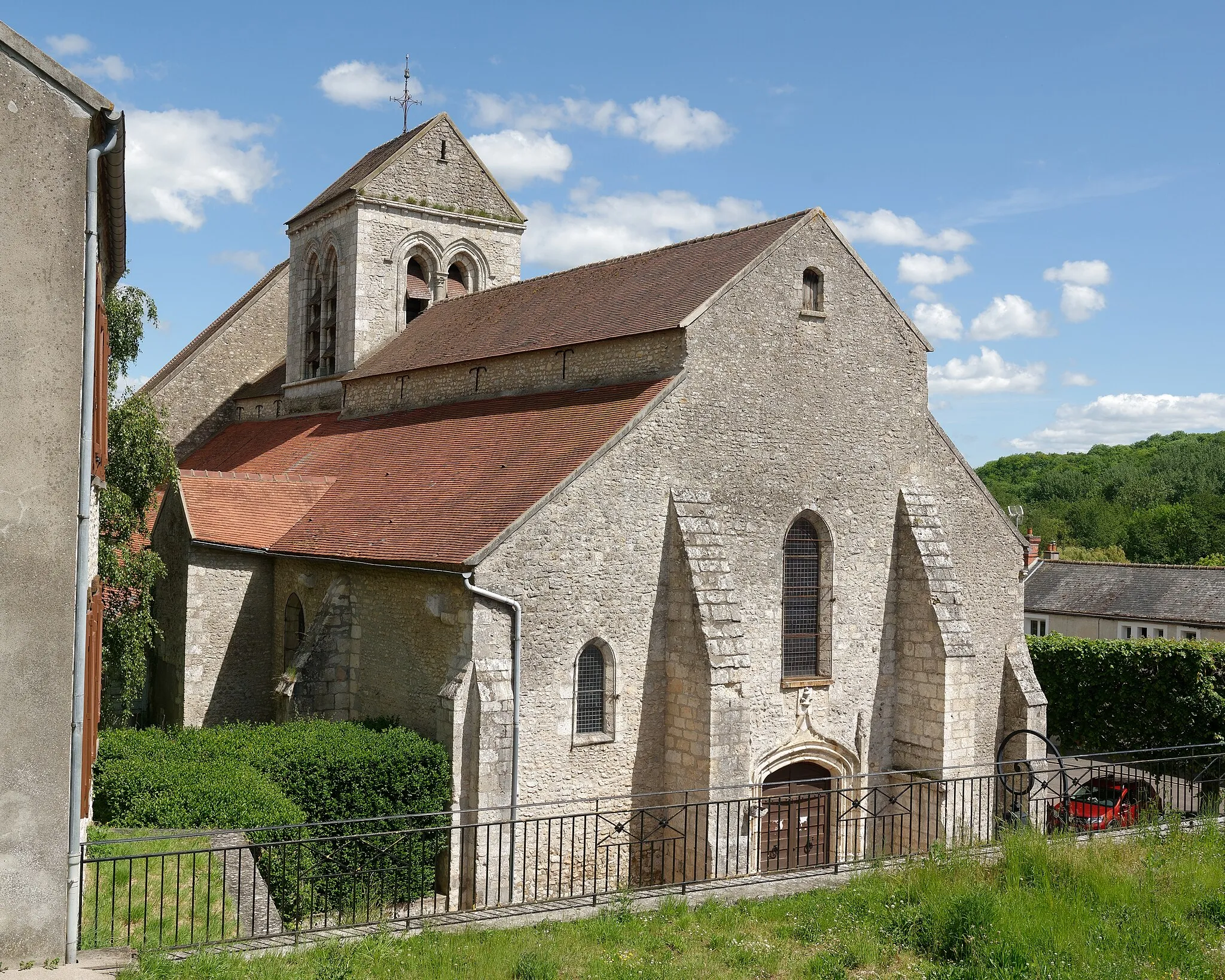Photo showing: Église Saint-Gervais-Saint-Protais de Guillerval, dans l'Essonne.