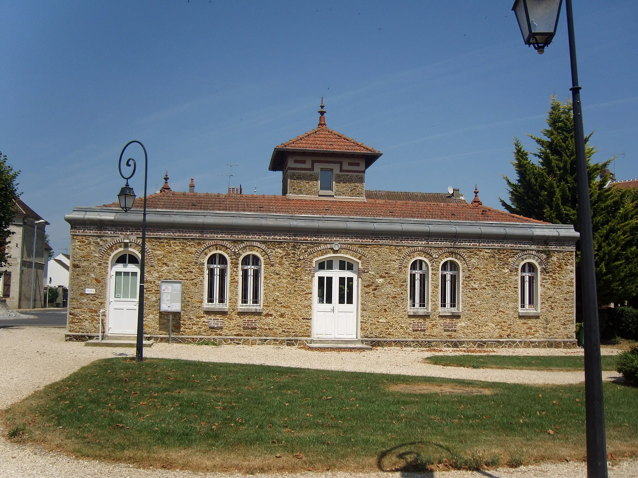 Photo showing: Public Library of Fontenay-Trésigny
