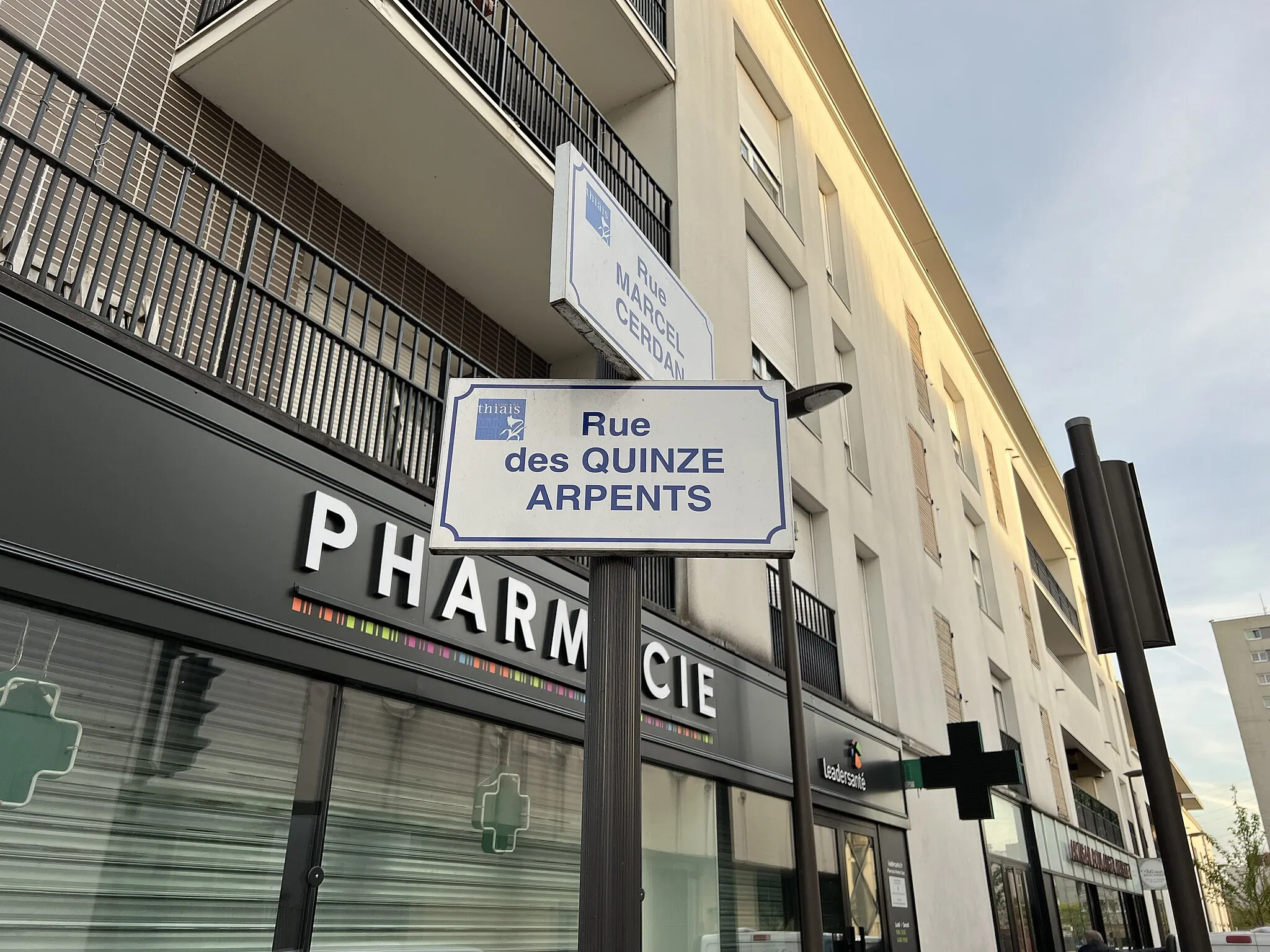 Photo showing: Plaque de la rue des Quinze Arpents, Thiais.