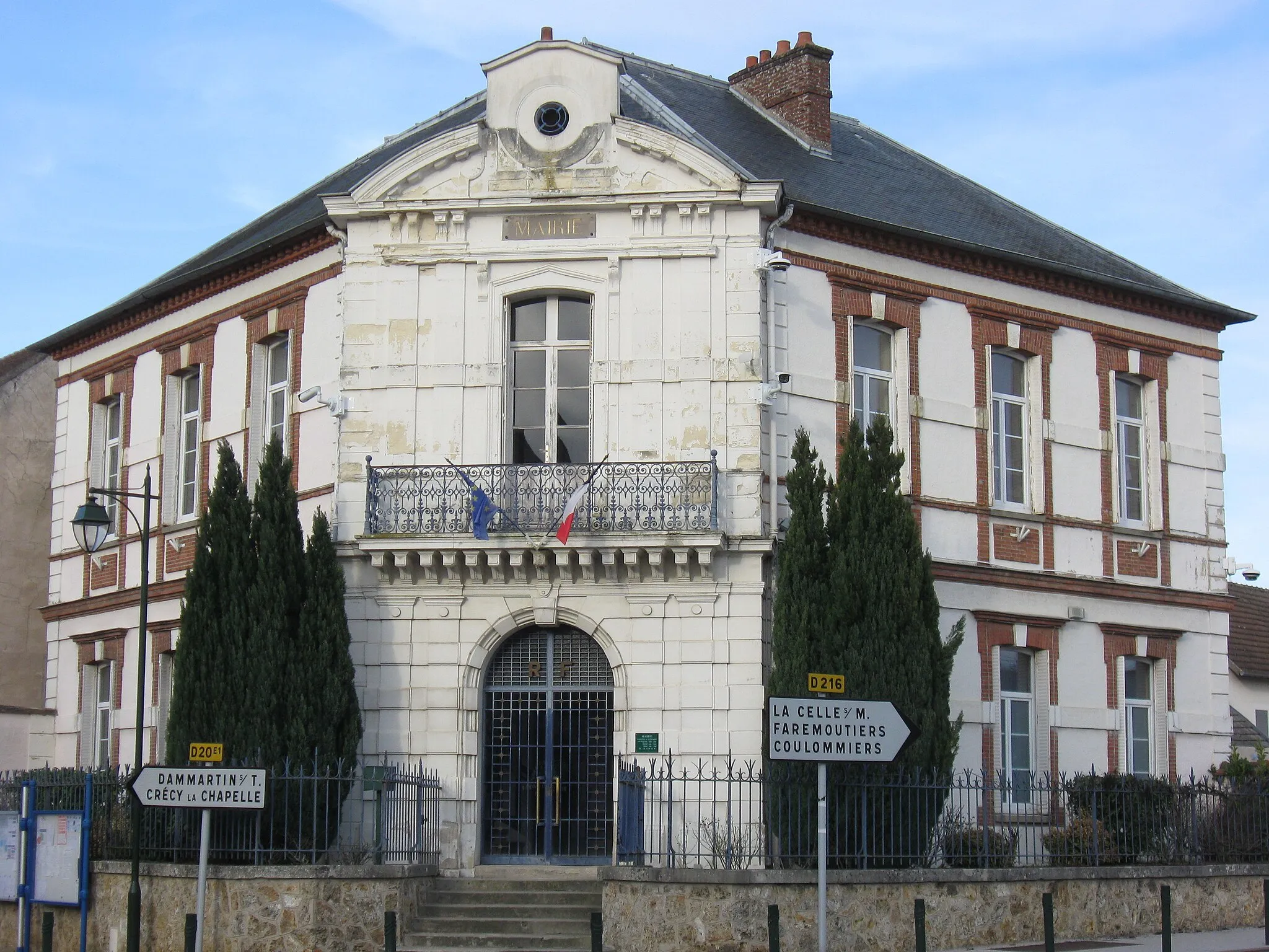 Photo showing: Mairie de Mortcerf. (Seine-et-Marne, région Île-de-France).