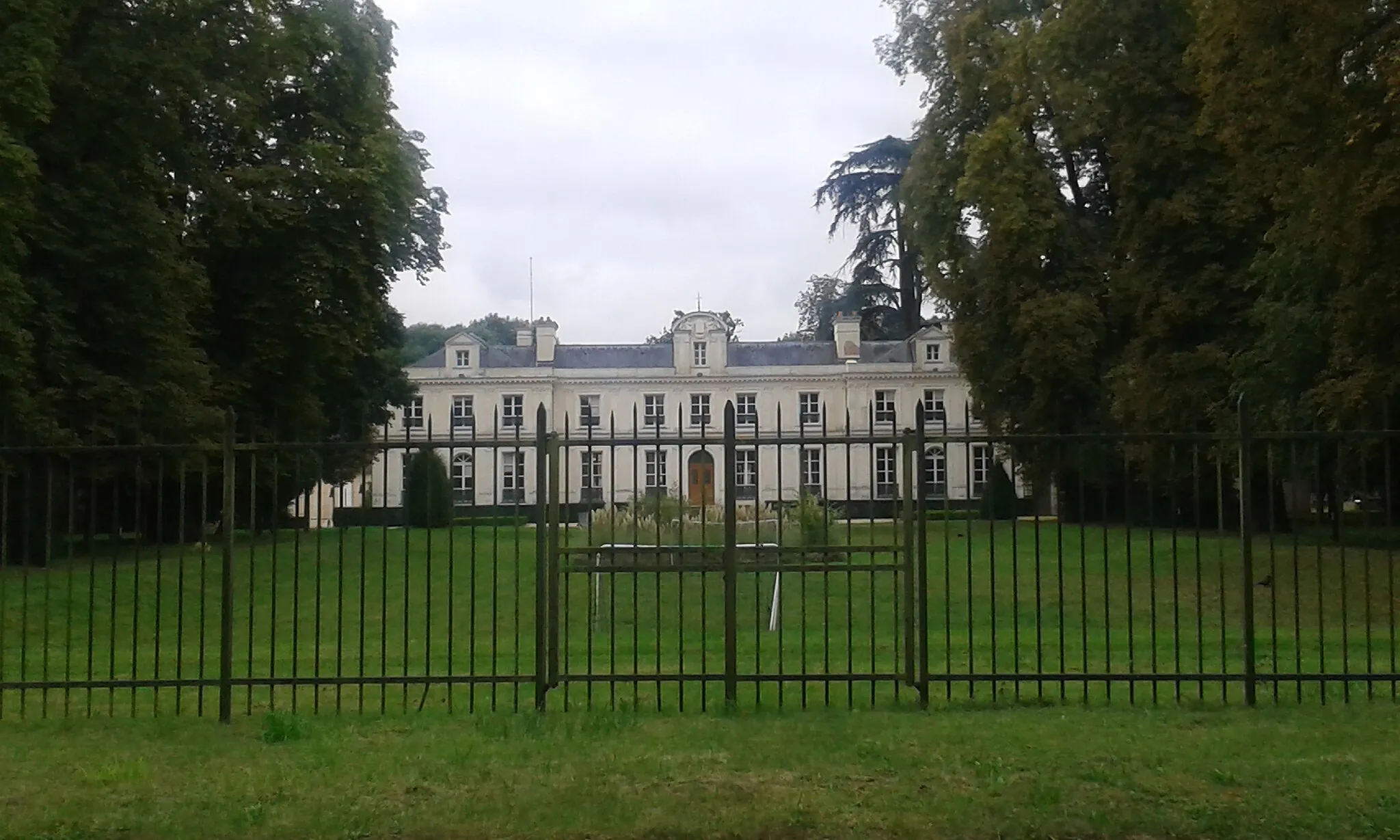 Photo showing: This building is indexed in the base Mérimée, a database of architectural heritage maintained by the French Ministry of Culture, under the reference PA00079898 .