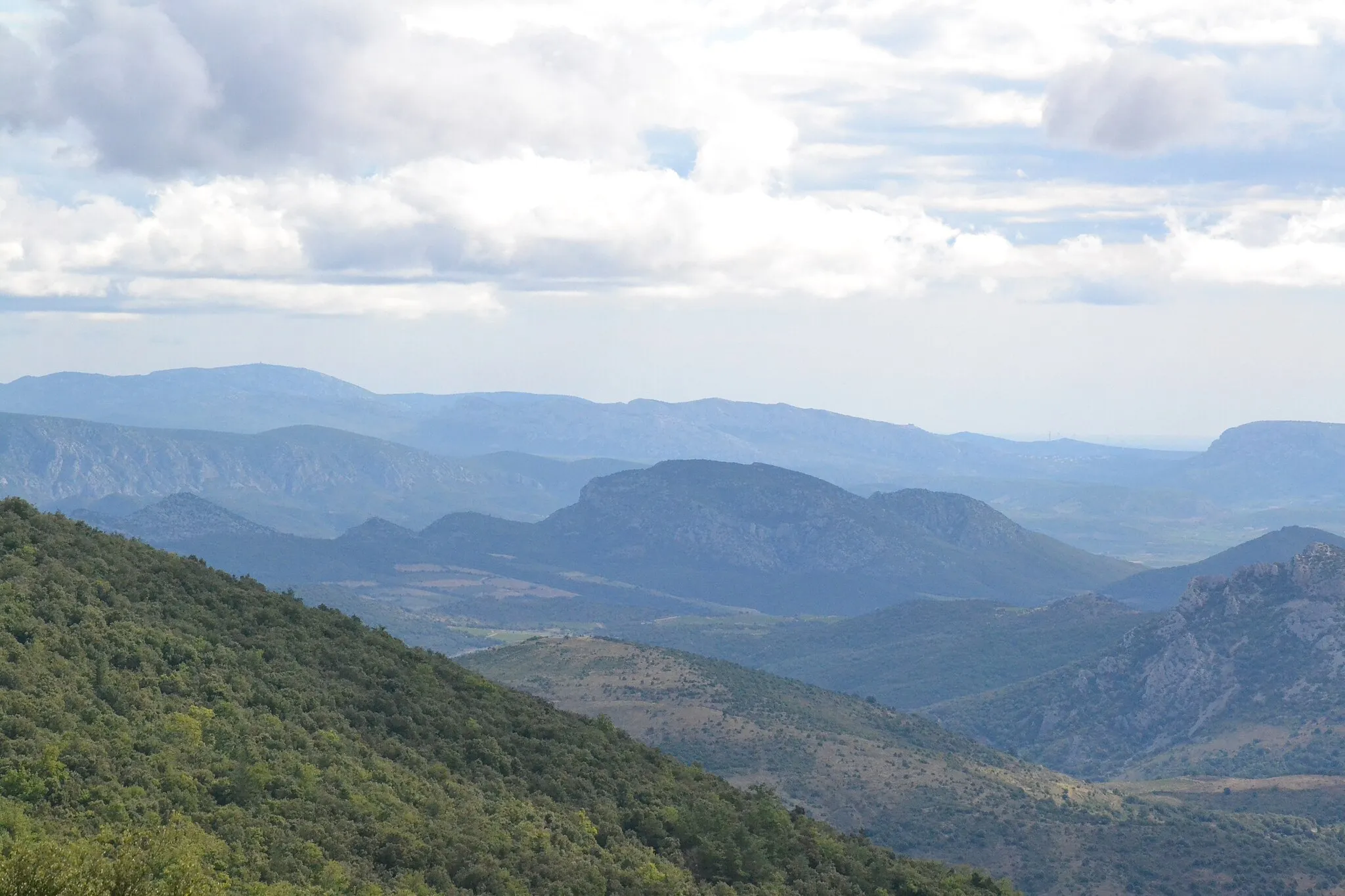 Photo showing: Paysage du Fenouillèdes depuis Prats-de-Sournia (Pyrénées-Orientales, France)