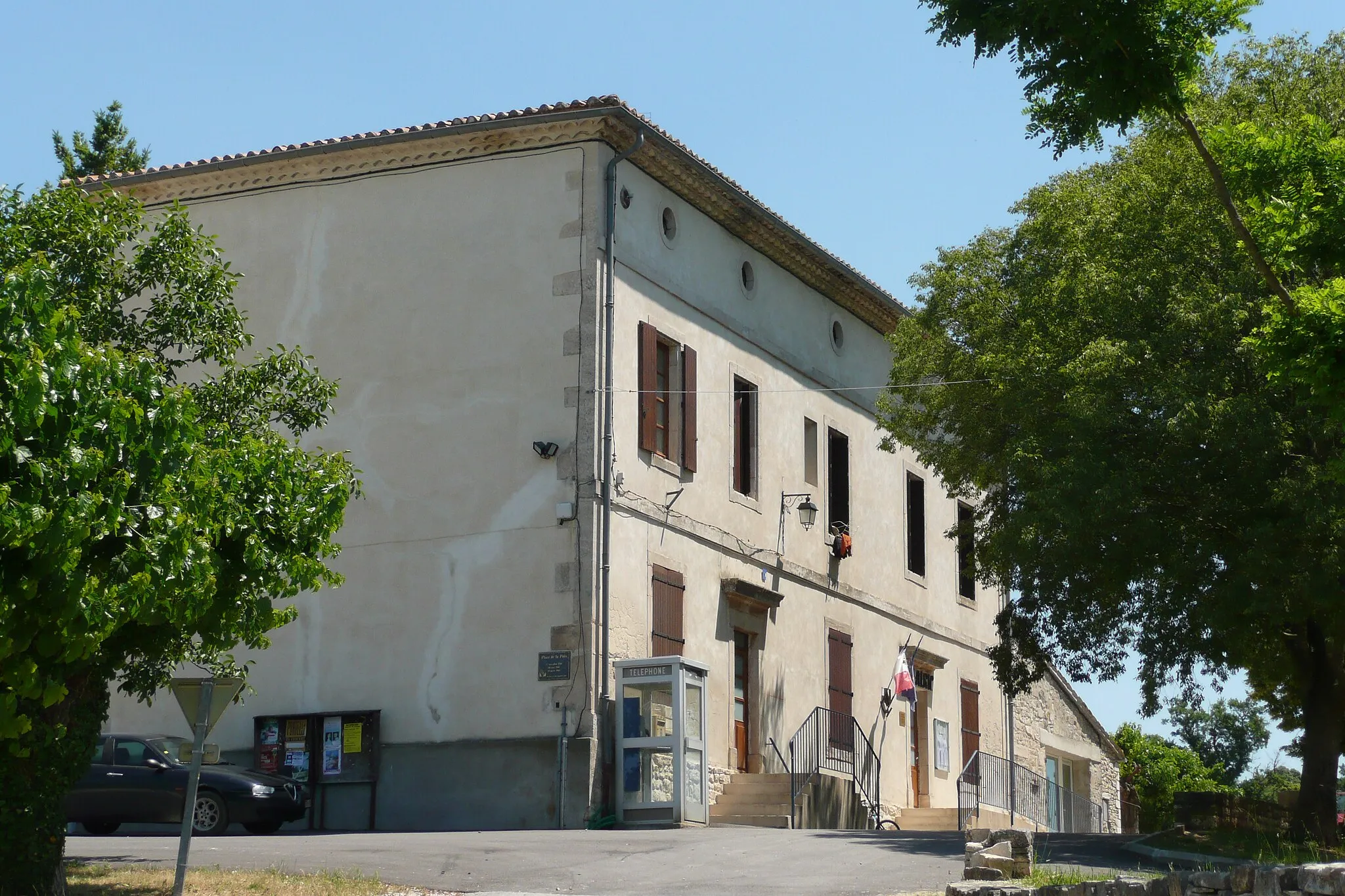 Photo showing: Mairie près de Barjac (Gard).