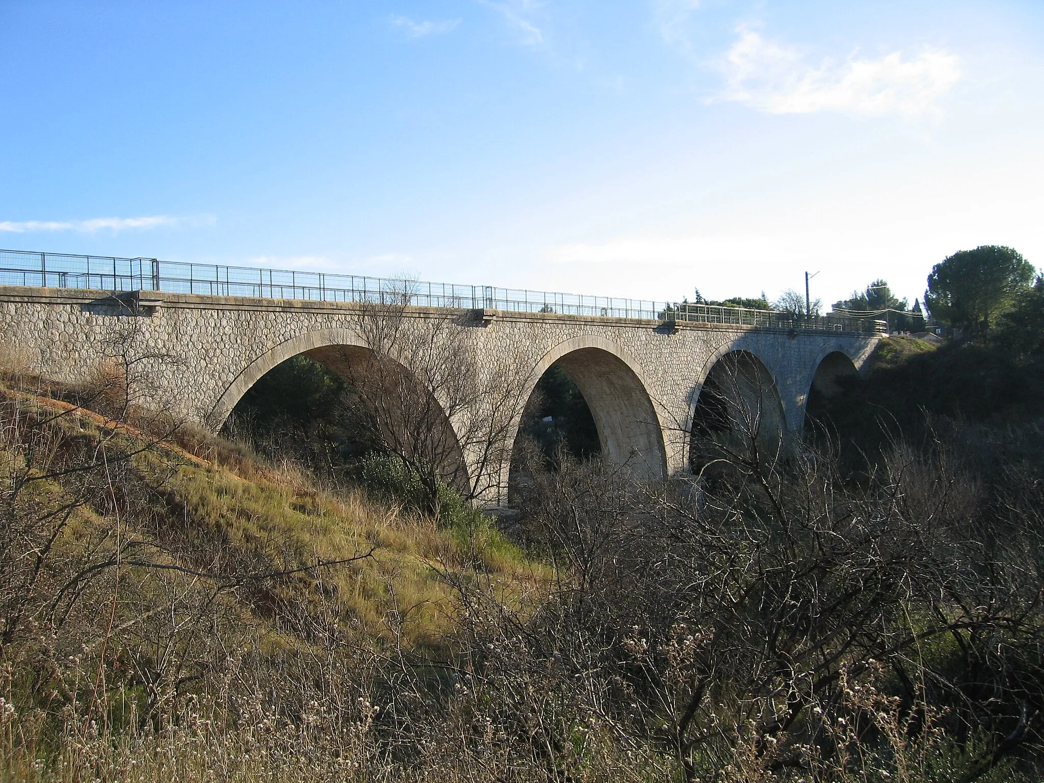 Photo showing: Chemins de fer de l'Hérault - Cournonterral, viaduc du Coulazou.