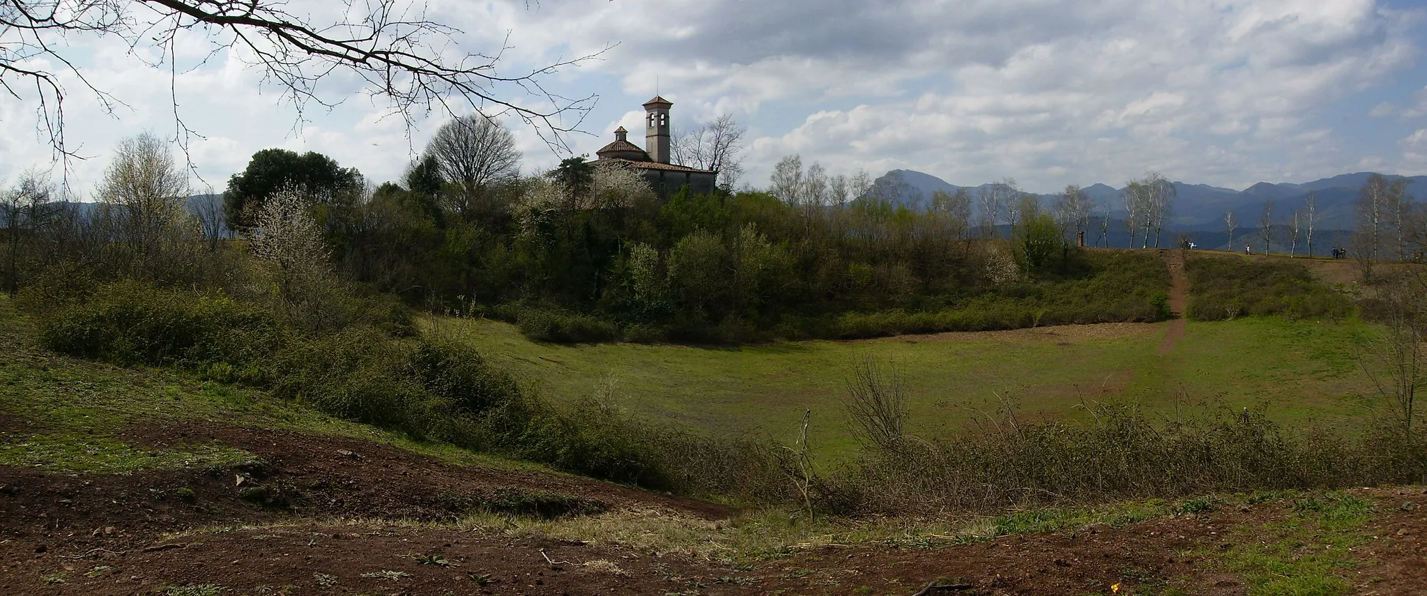 Photo showing: Volcano Montsacopa in Olot (Catalonia)