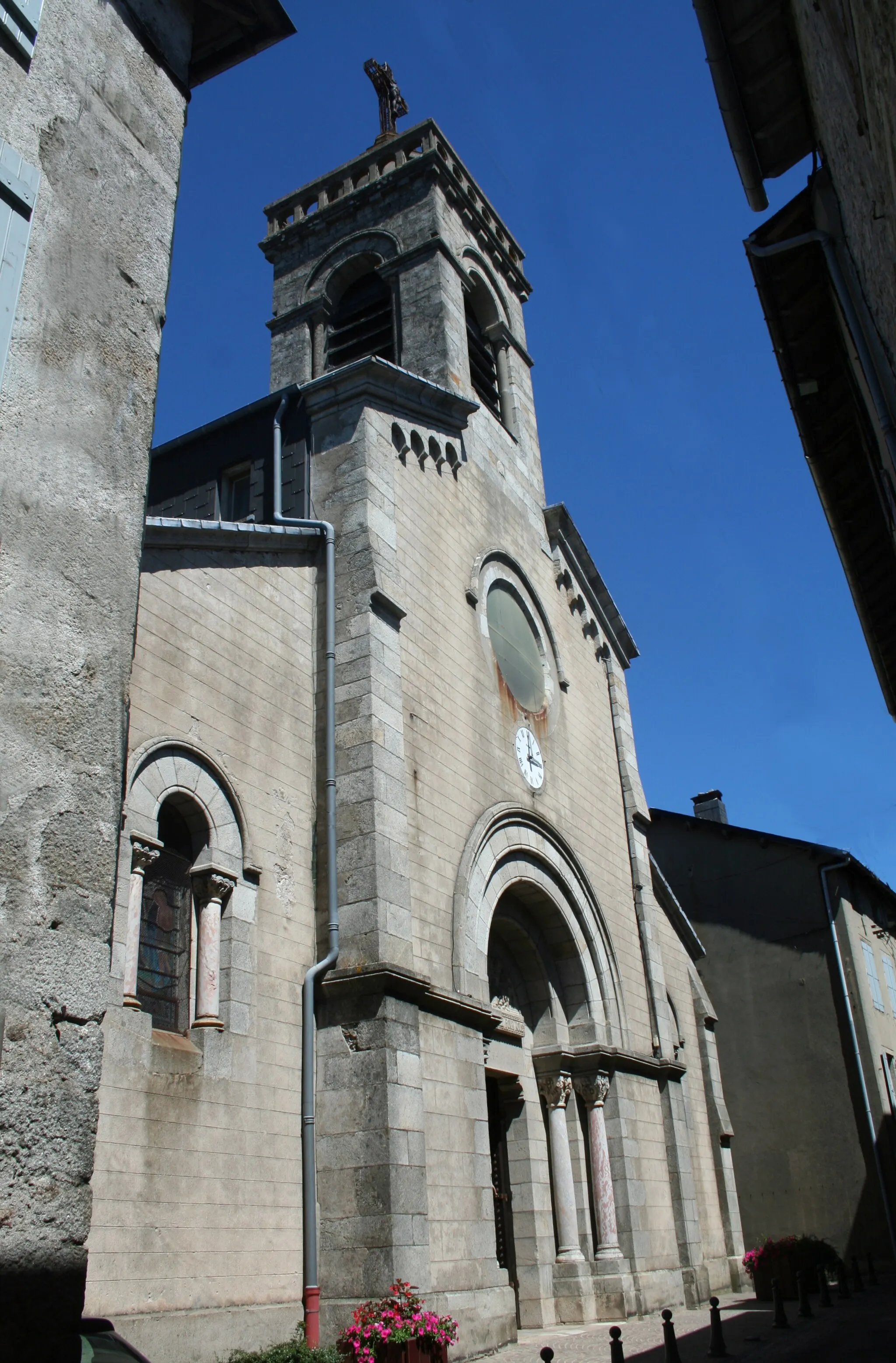 Photo showing: La Salvetat-sur-Agout (Hérault) - église Saint-Étienne - façade.