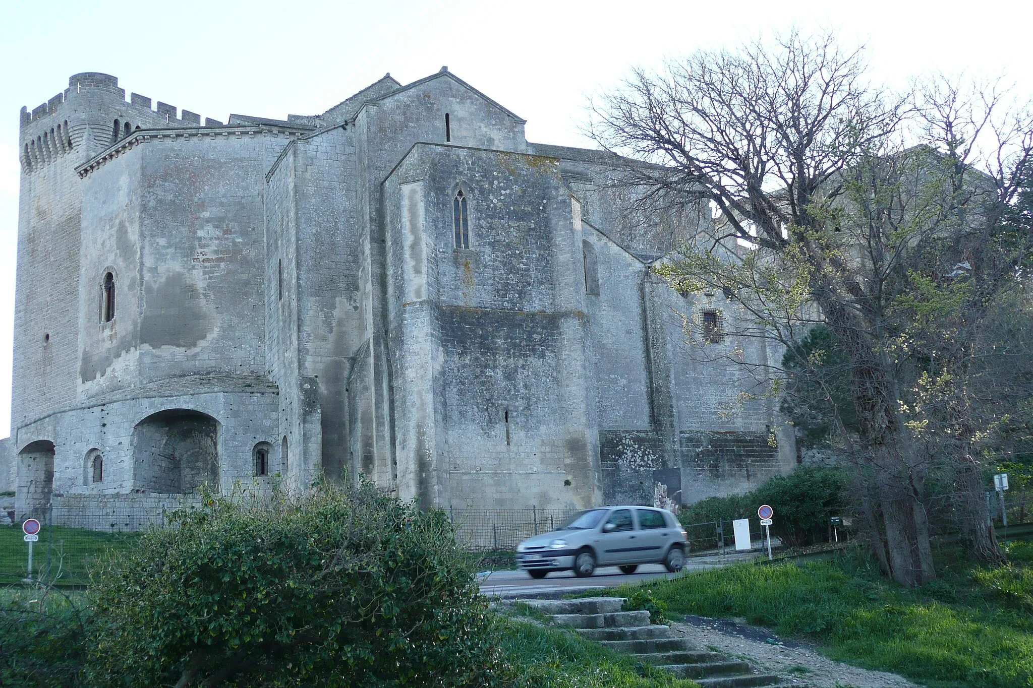 Photo showing: Abbaye Montmajour près d'Arles.