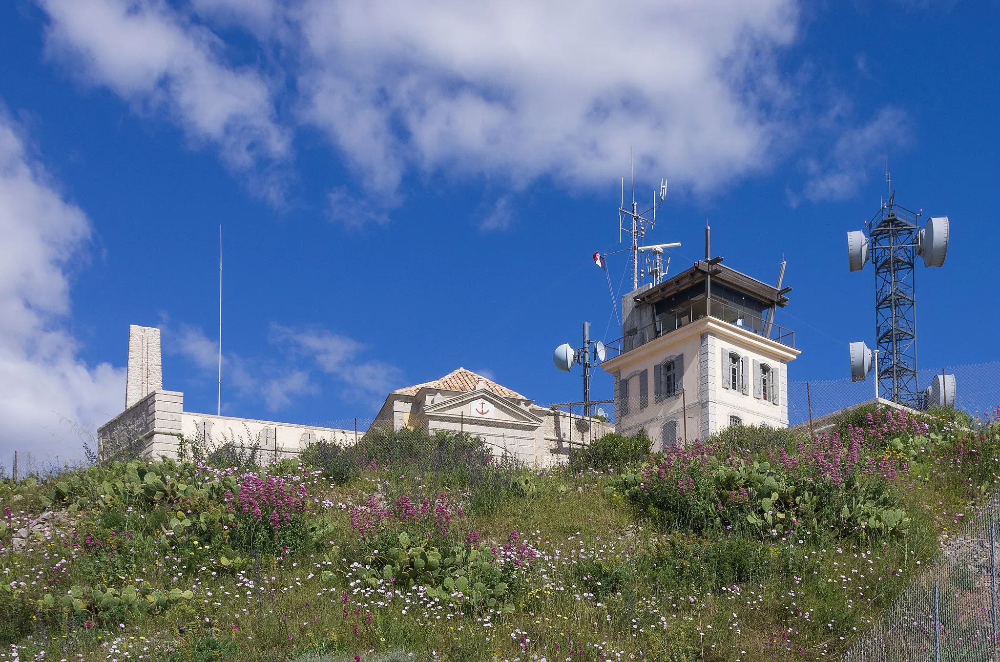 Photo showing: This building is inscrit au titre des monuments historiques de la France. It is indexed in the base Mérimée, a database of architectural heritage maintained by the French Ministry of Culture, under the reference PA34000008 .