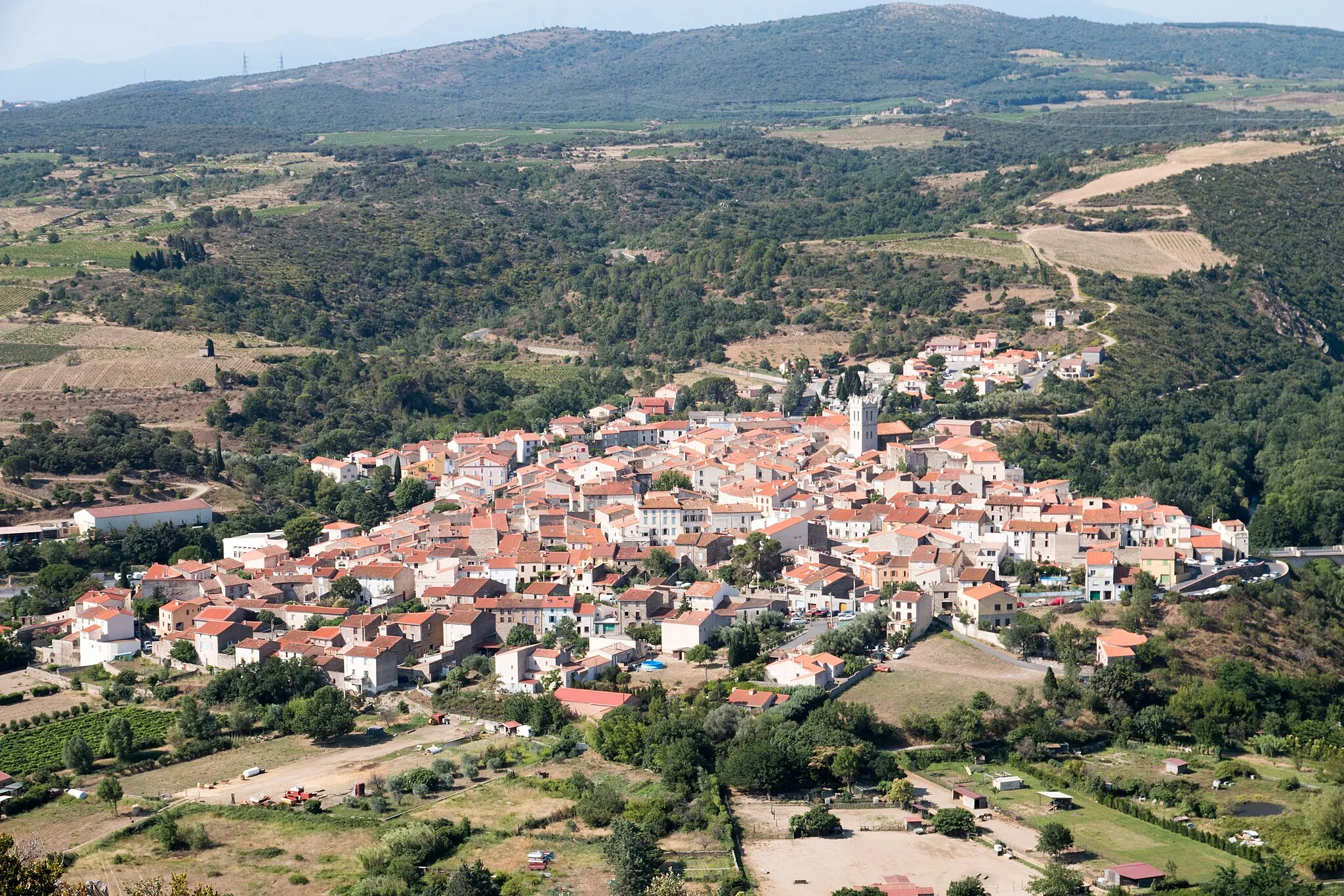 Photo showing: Photograph taken looking south-west towards the village of Latour-de-France.